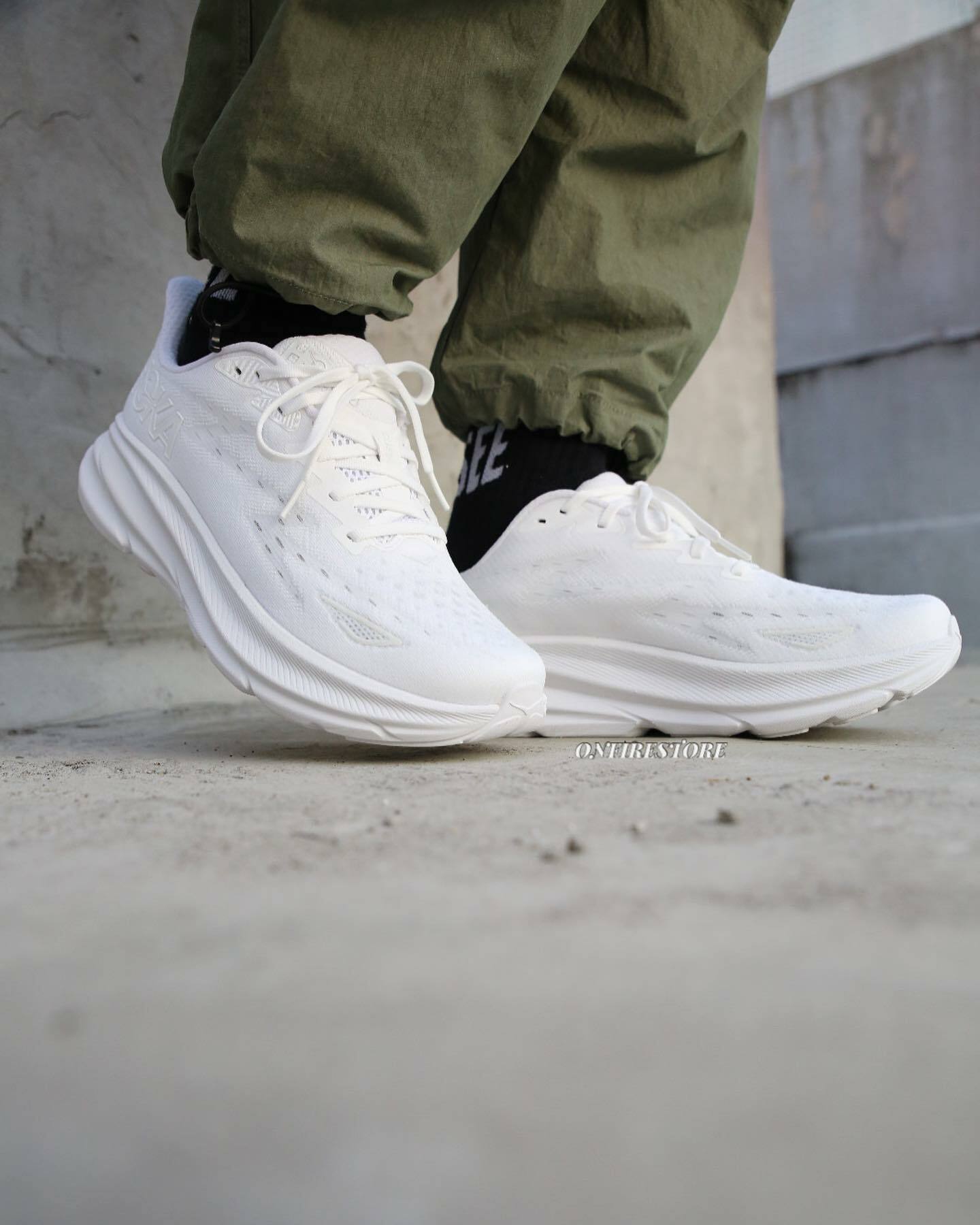 {現貨} Hoka One One Clifton 9 "White"