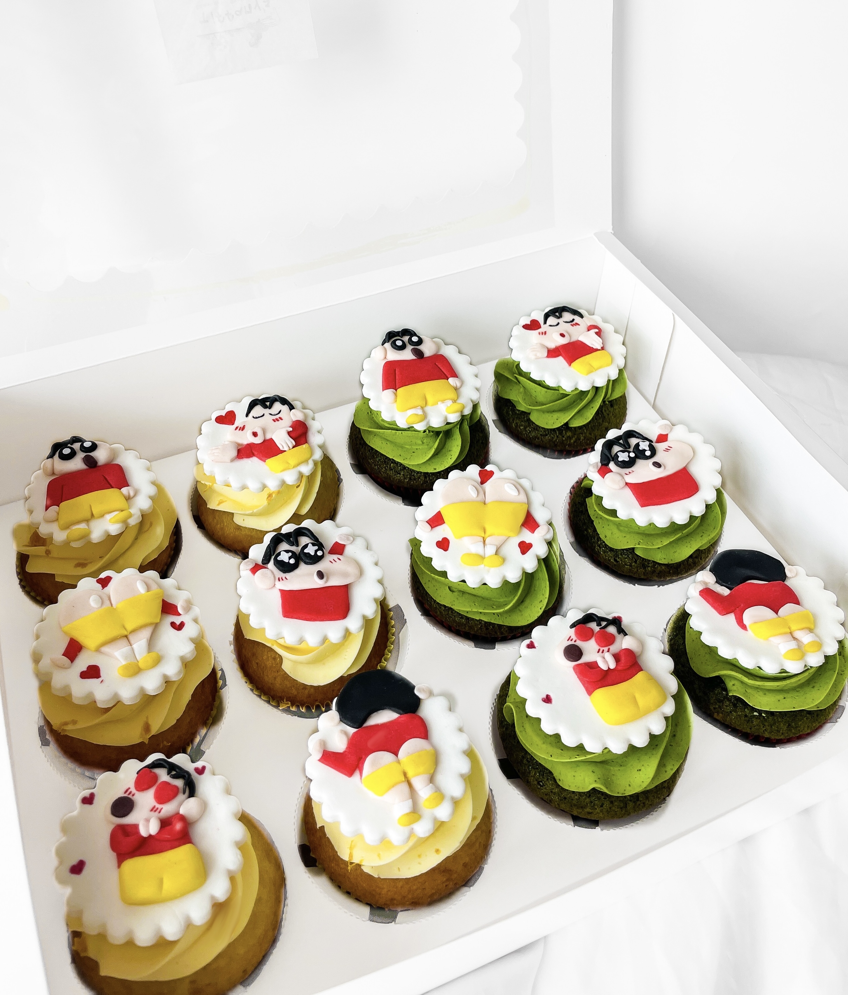 蠟筆小新糖皮奶油霜杯子蛋糕