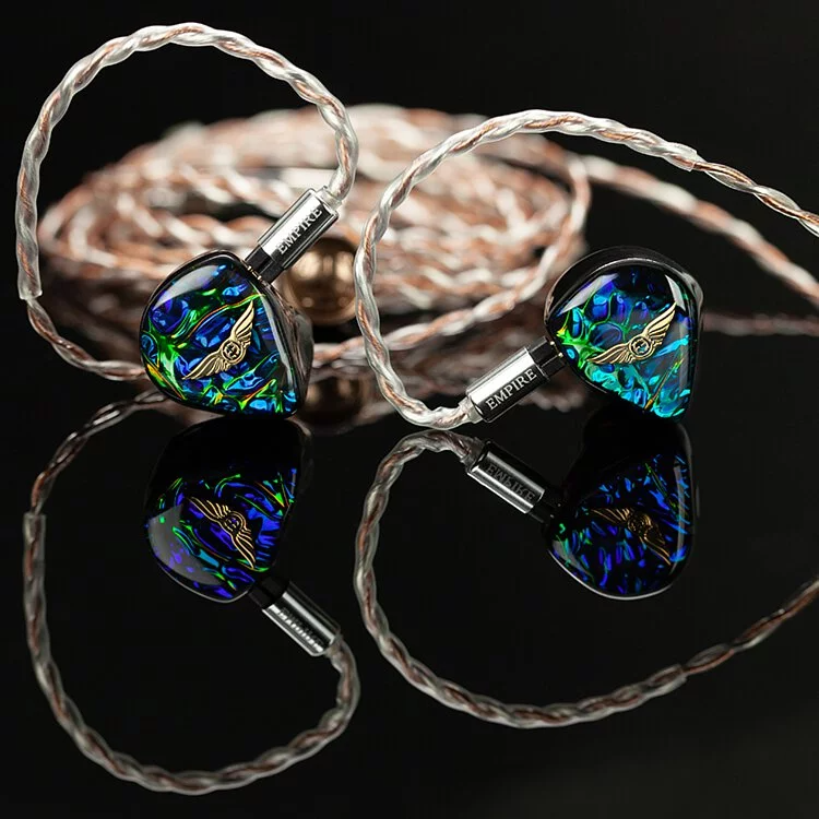 【中古】Empire Ears Valkyrie Universal 初代 本体 中古】Empire Ears Valkyrie Universal 初代 本体一 番 安