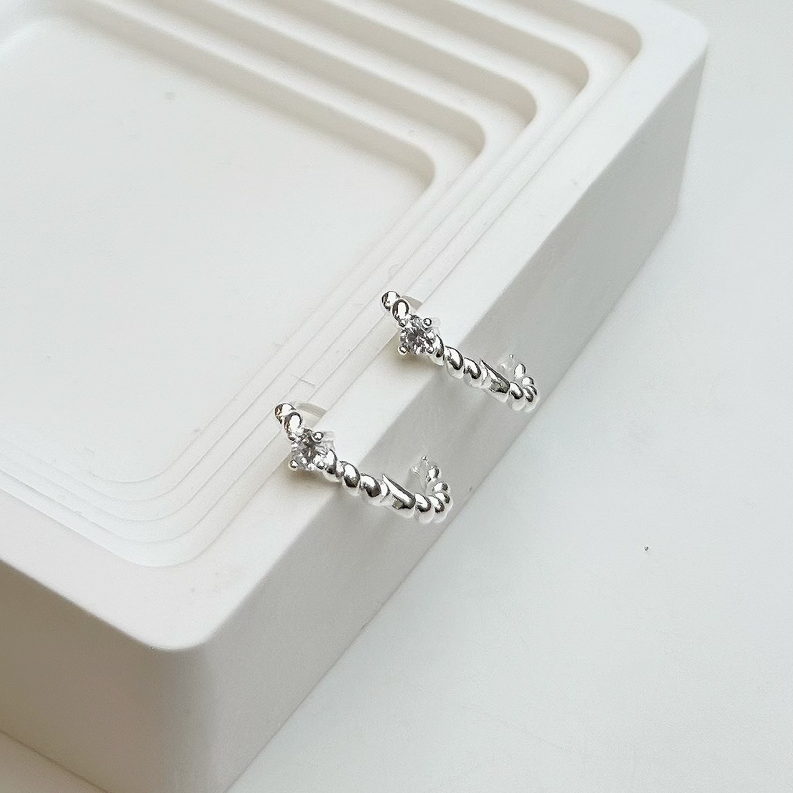 不凡．單鑽麻花純銀易扣