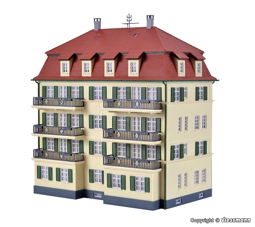 Kibri 38354 HO scale, Apartment house with balcony