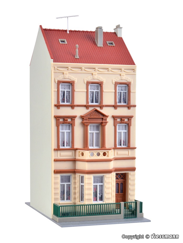 Kibri 39102 HO scale Middle-class house at the park Bonn kit.