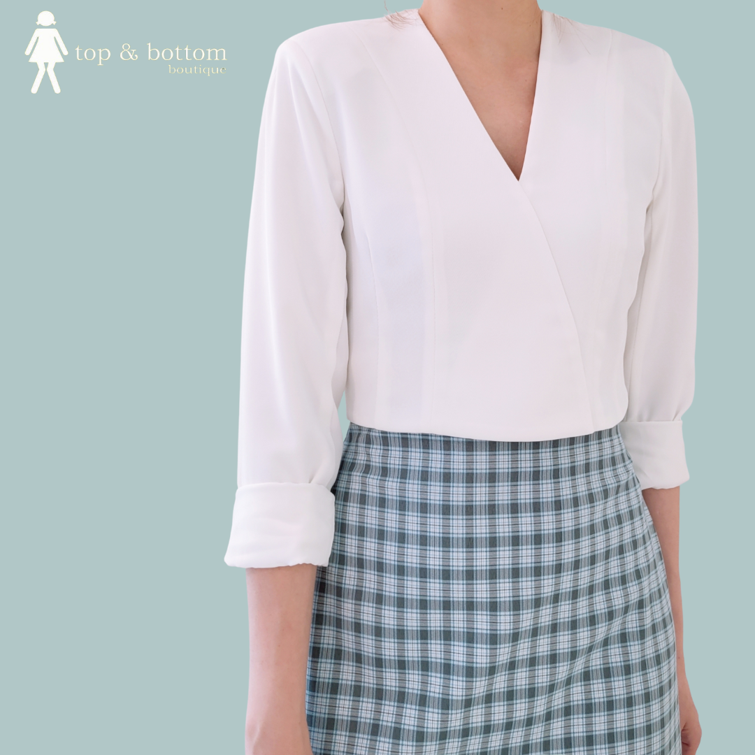 V NECK L/SLEEVE CROP BLOUSE