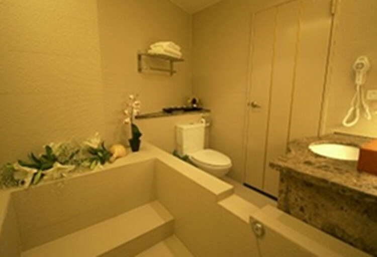 明高溫泉會館浴室