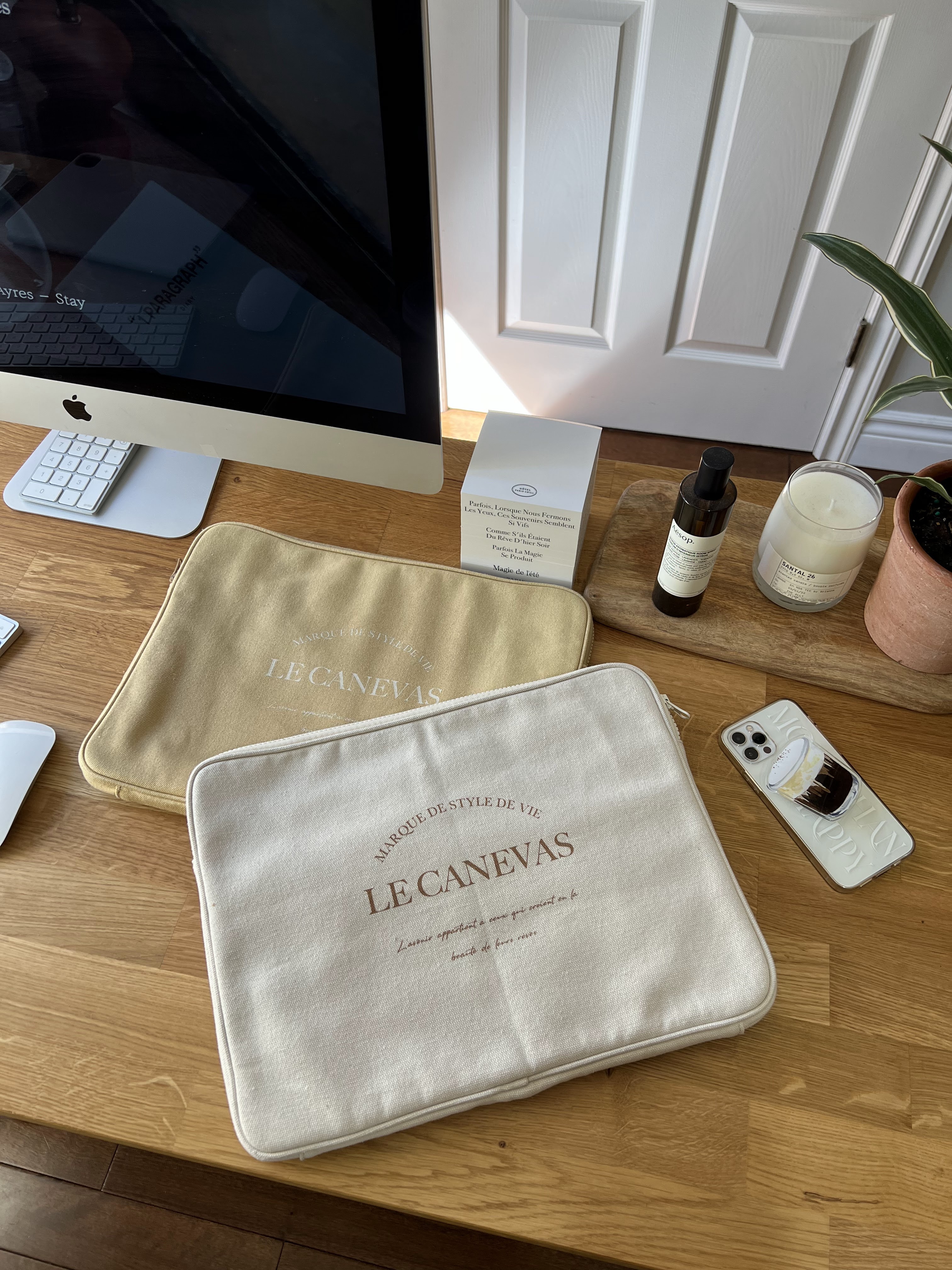 <韓國代購> The Ally Berry Digital Pouch - 2 Colors