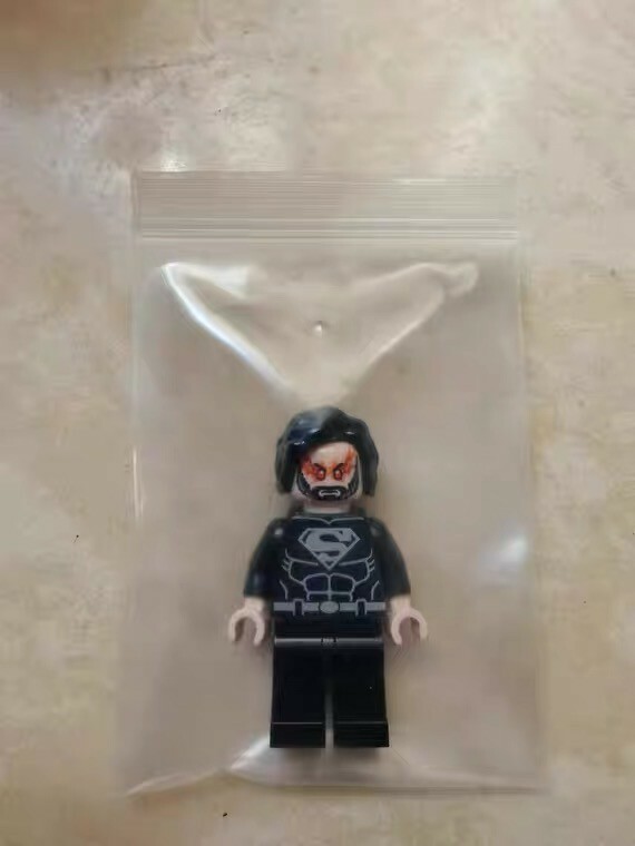 [Earthly Brick] 黑超人