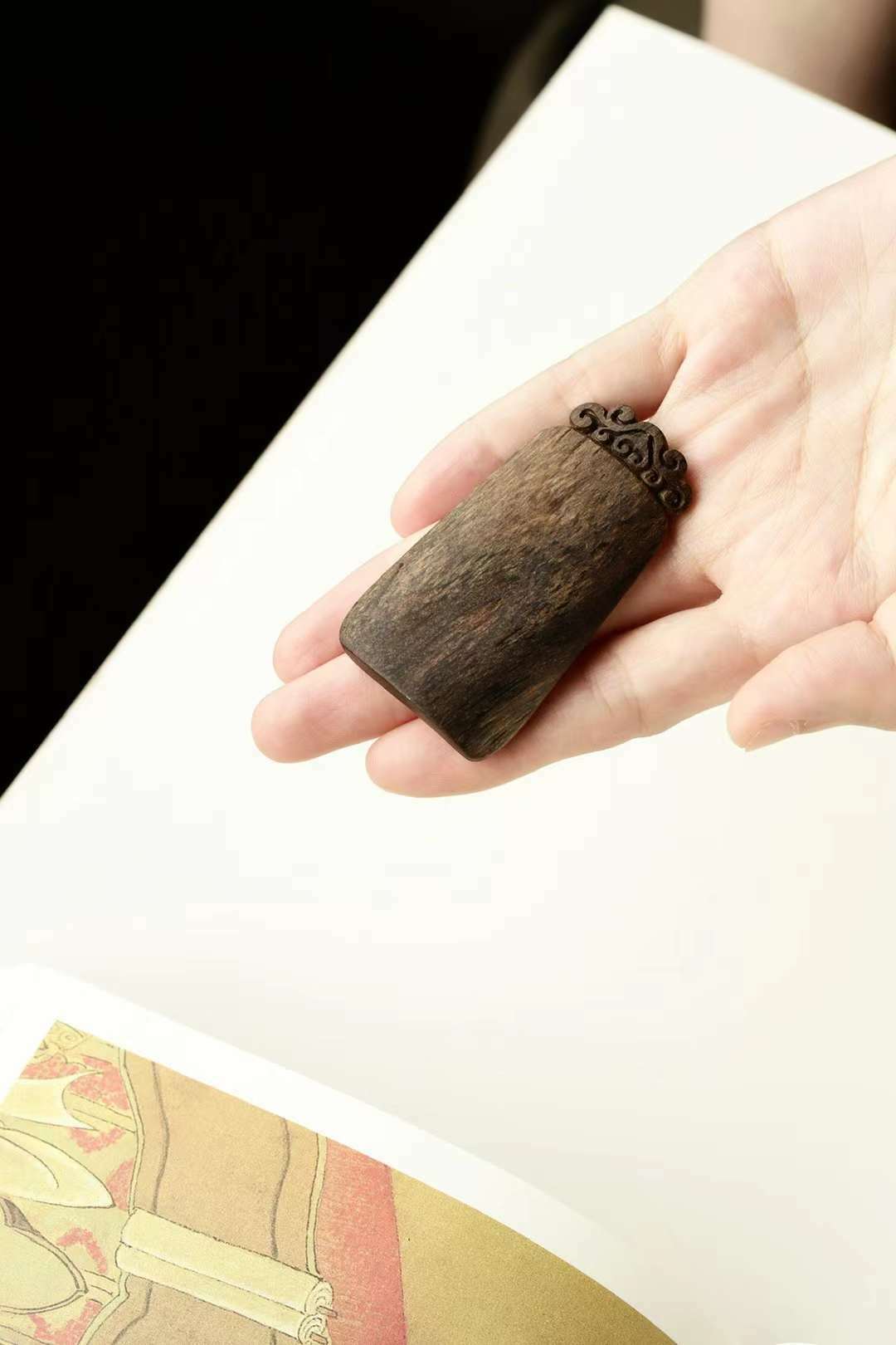 達拉乾沉香｜卷草紋 素牌