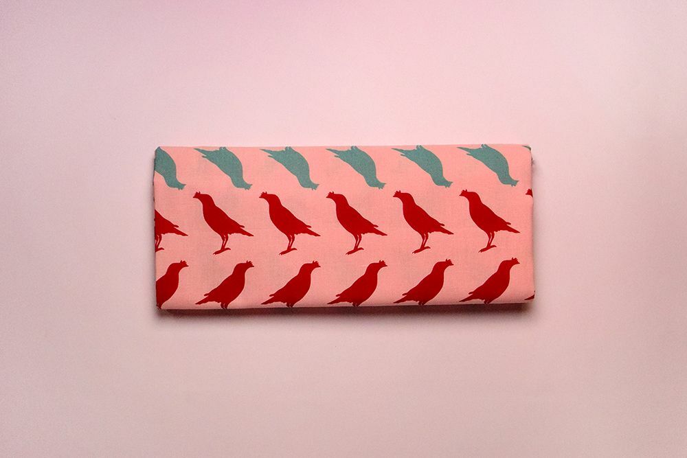 寬幅平織印花棉布/台灣八哥5號/桃粉藍紅