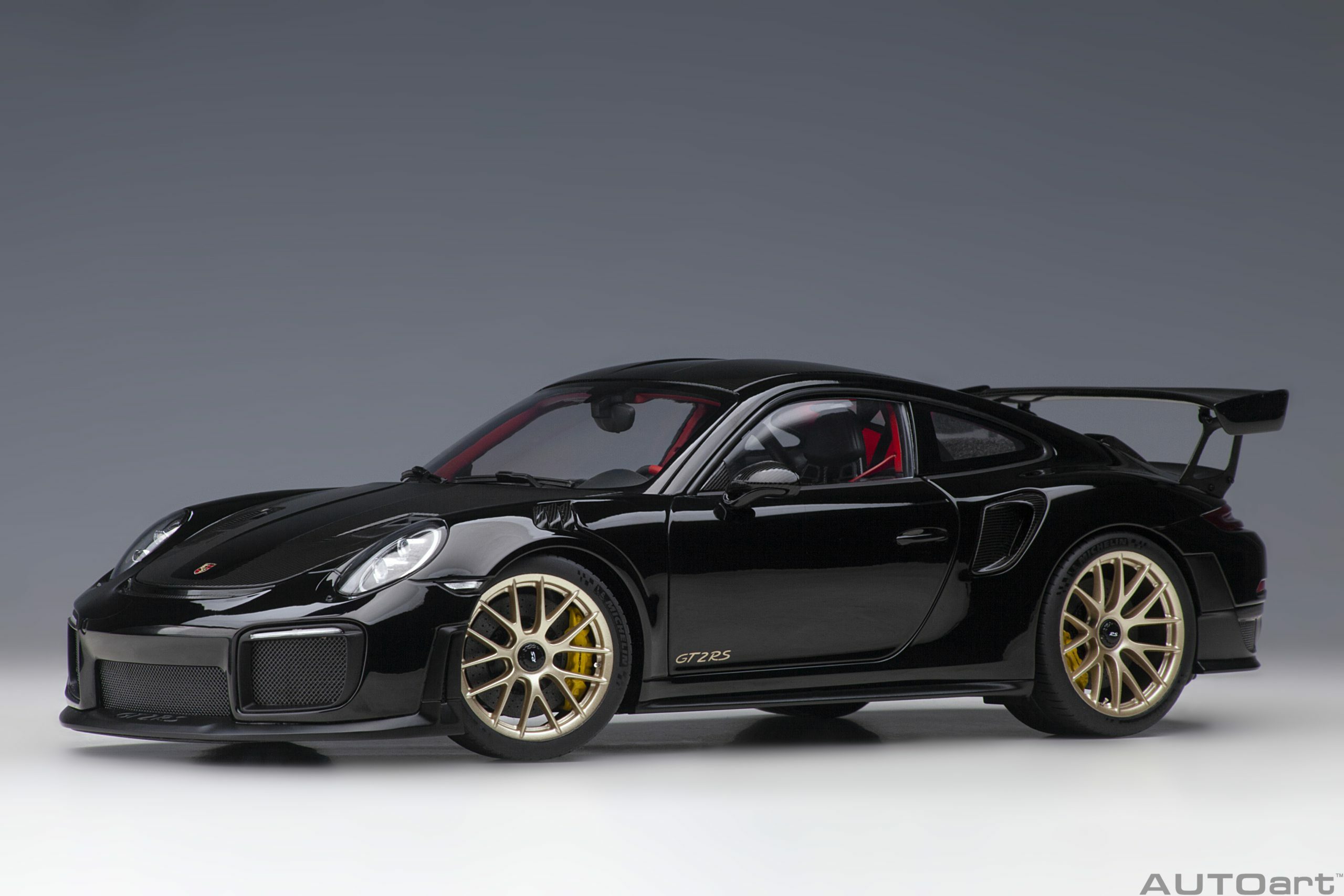 預訂:(訂金$300) (預訂價$1584) :1/18 AUTOART Porsche 911 (991.2) GT2 RS Weissach Package (Black) (78186)