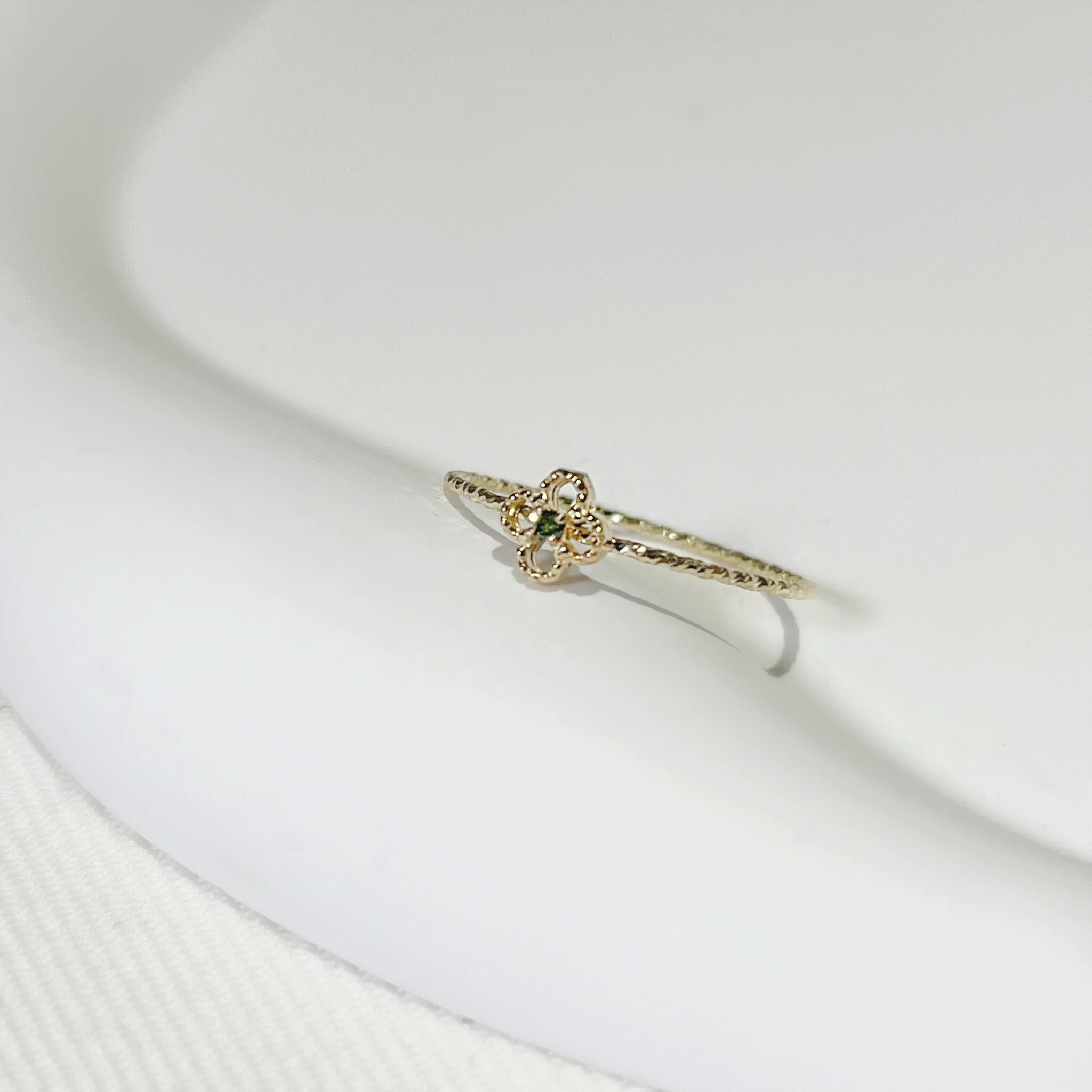 14k簍空四葉草綠鑽戒指