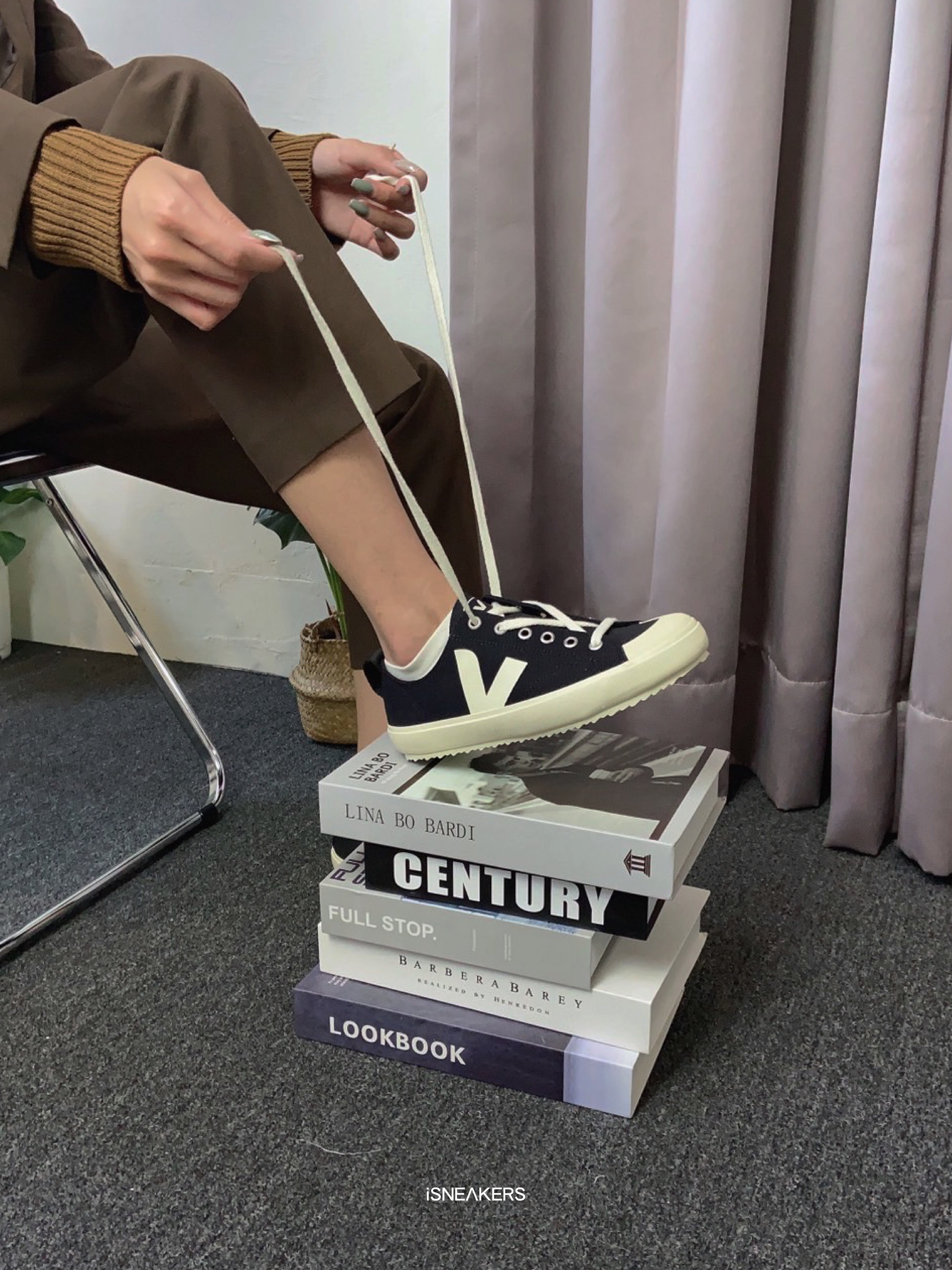 iSNEAKERS｜Veja Pierre low-top Trainers "Black" 黑白 NA0101397