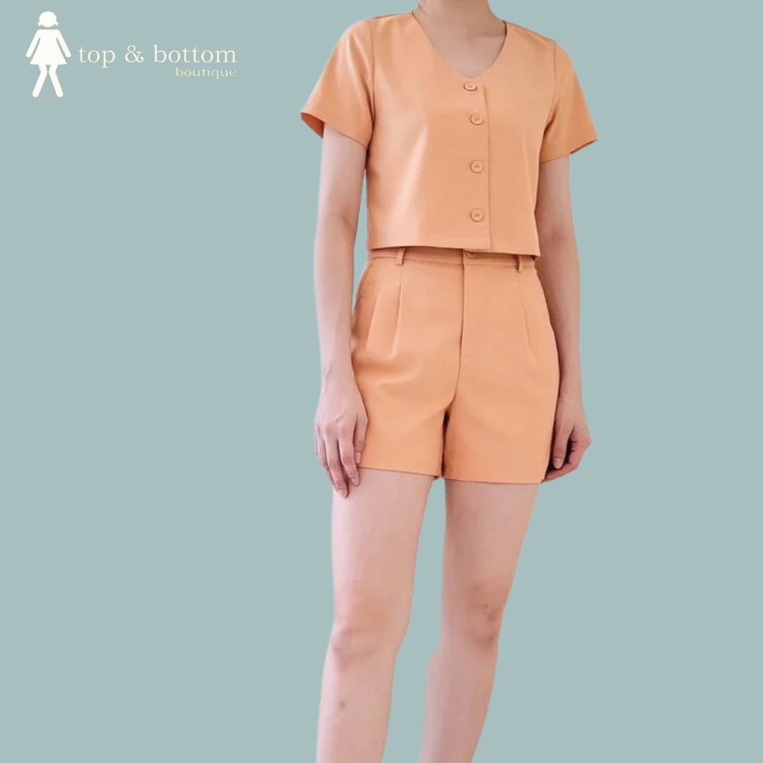 BUTTONED CROP BLOUSE