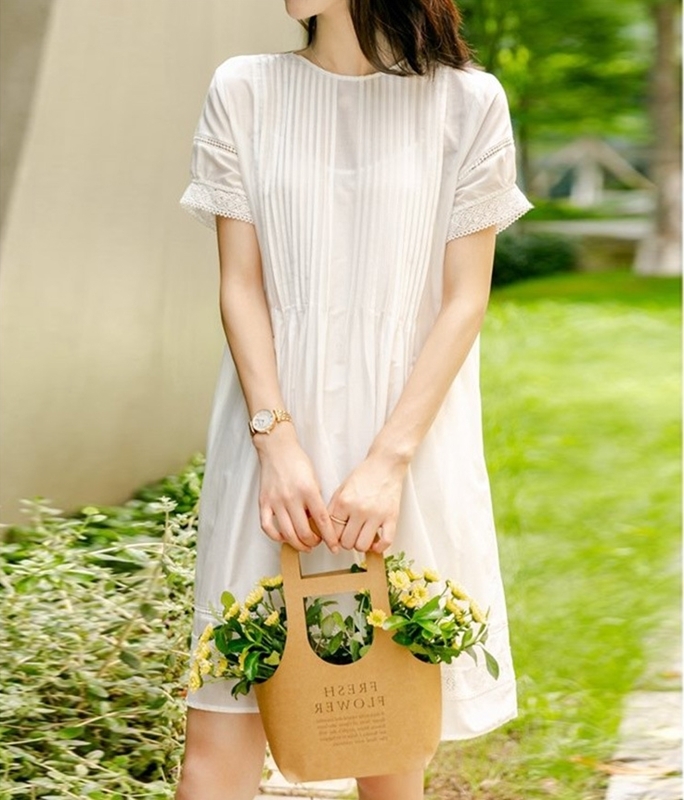 鈎花細褶含棉洋裝 白色