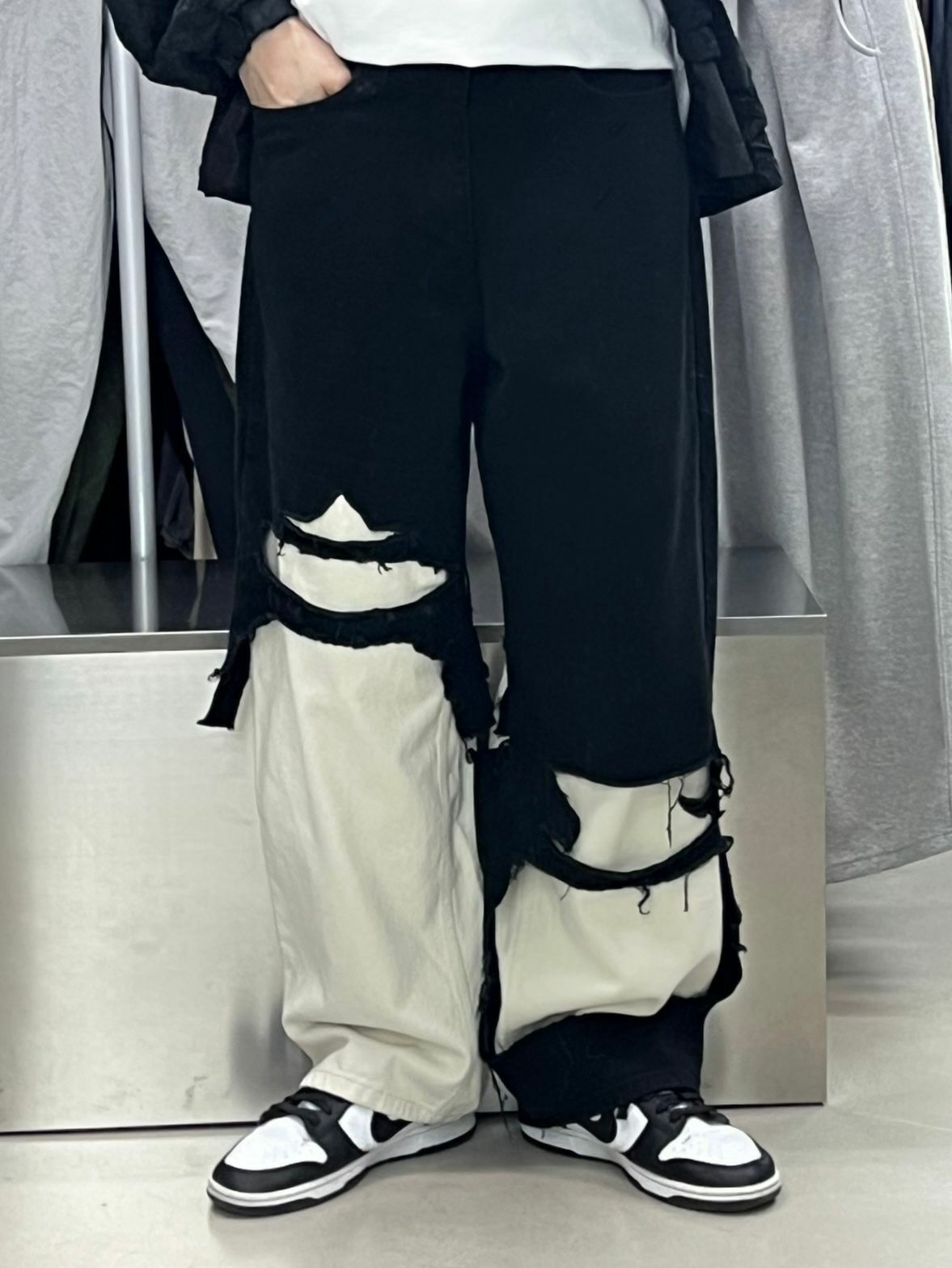 破洞洗水鬆身牛仔褲 J646