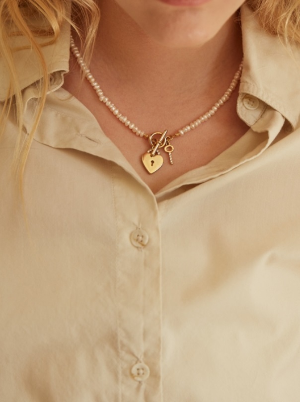 Vintage Hollywood Open Your Heart Pearl Necklace