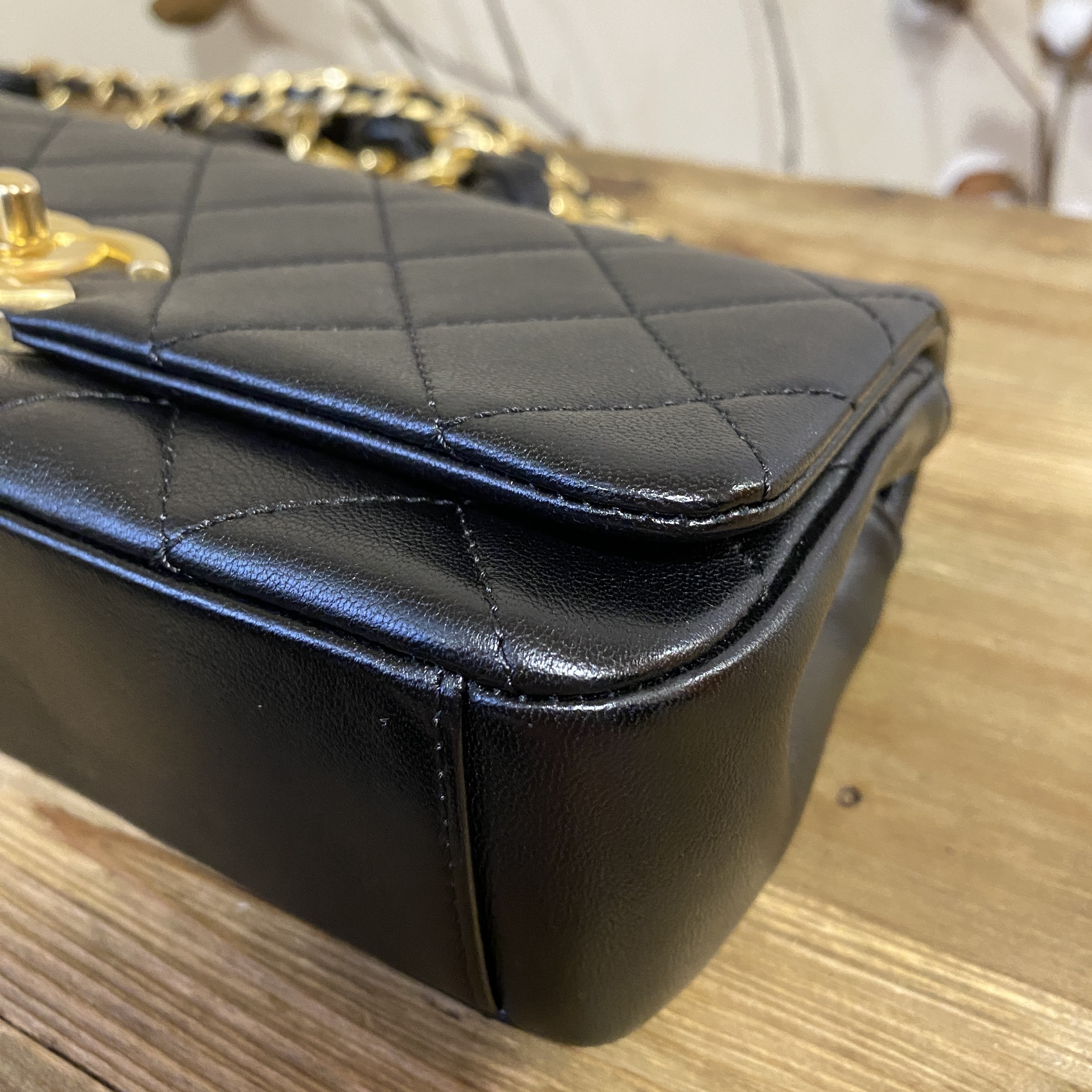 Chanel mini-matelasse chain shoulder bag black X silver metal fittings  Lady's shoulder bag CHANEL is used – 銀蔵オンライン