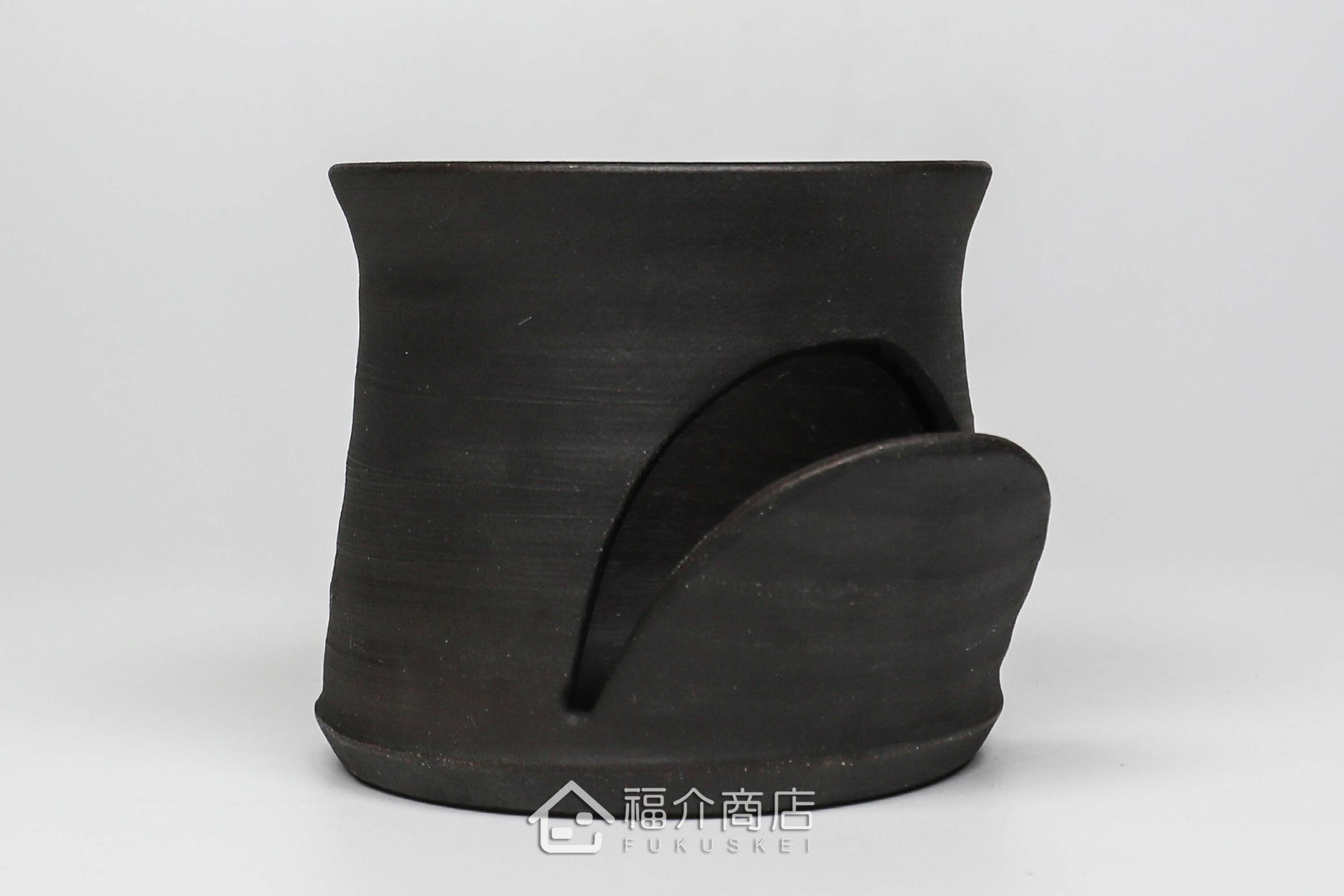 可將使用完的茶壺與壺蓋分開瀝乾的黑色蓋架