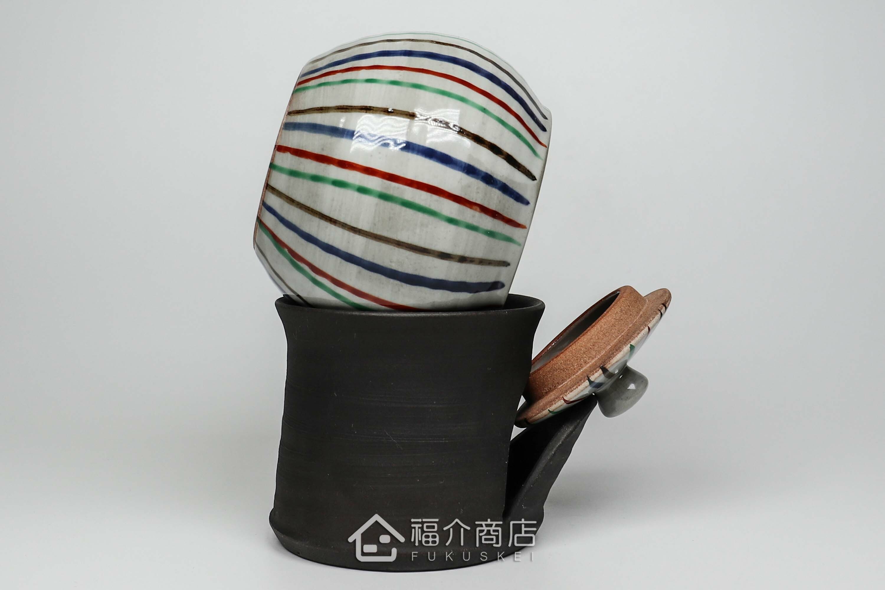 可將使用完的茶壺與壺蓋分開瀝乾的黑色蓋架