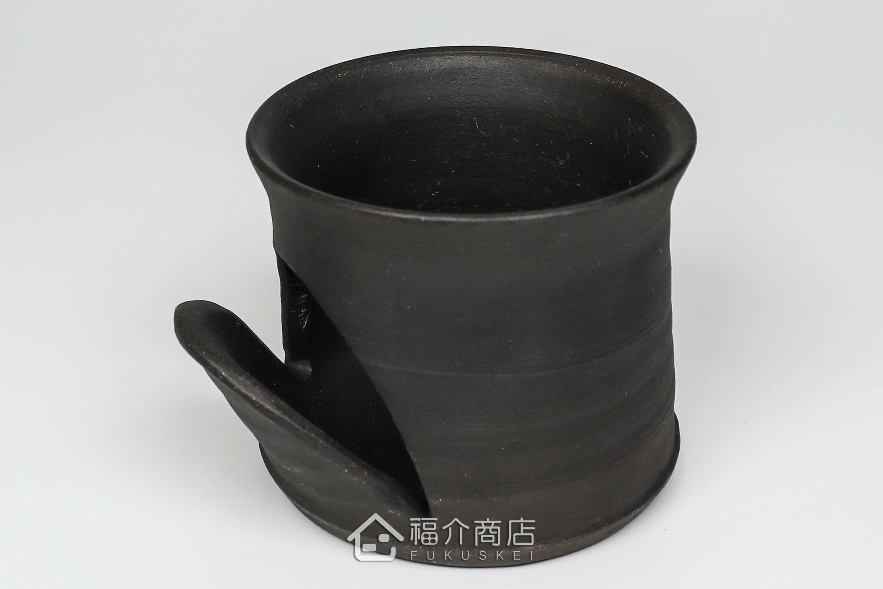 可將使用完的茶壺與壺蓋分開瀝乾的黑色蓋架