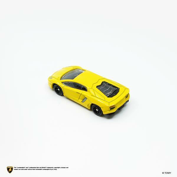《 TAKARA TOMY 》 AO-03 藍寶堅尼Aventador LP700-4