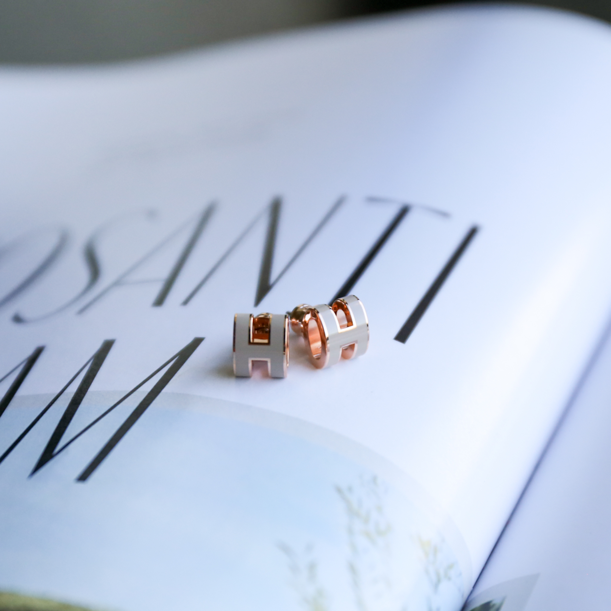 Hermes PopH mini Earrings (Marron Glacé) RGHW