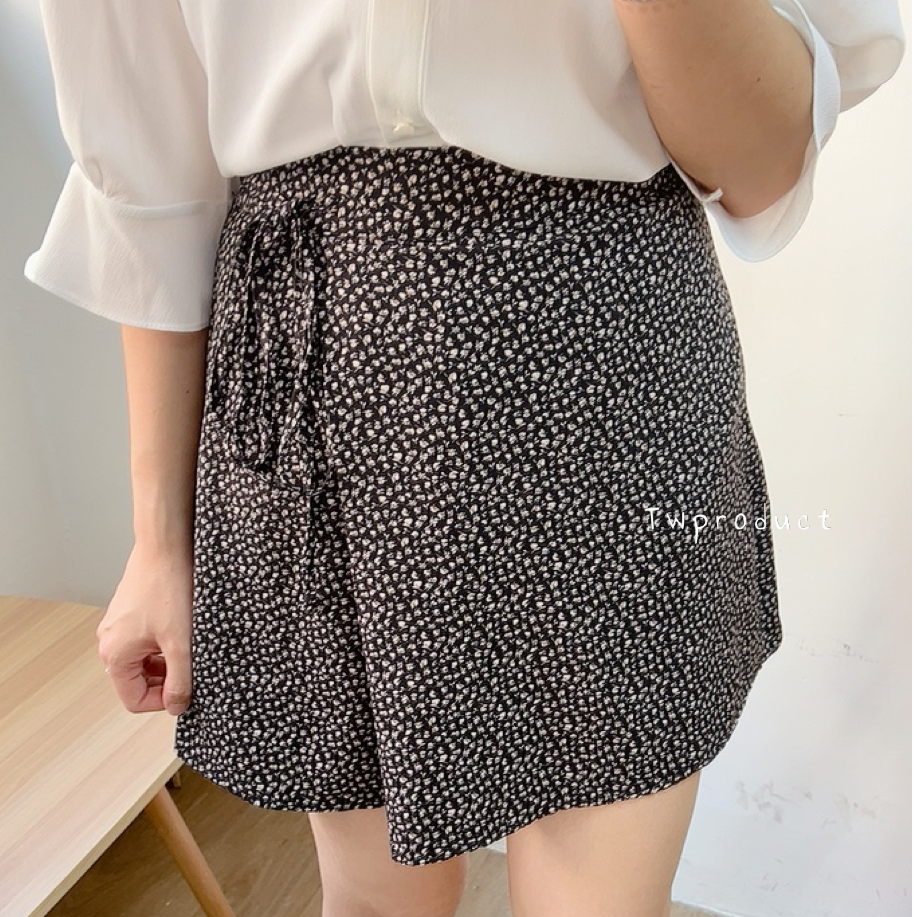 ✨ || sk196 ||綁結單點花小短裙褲