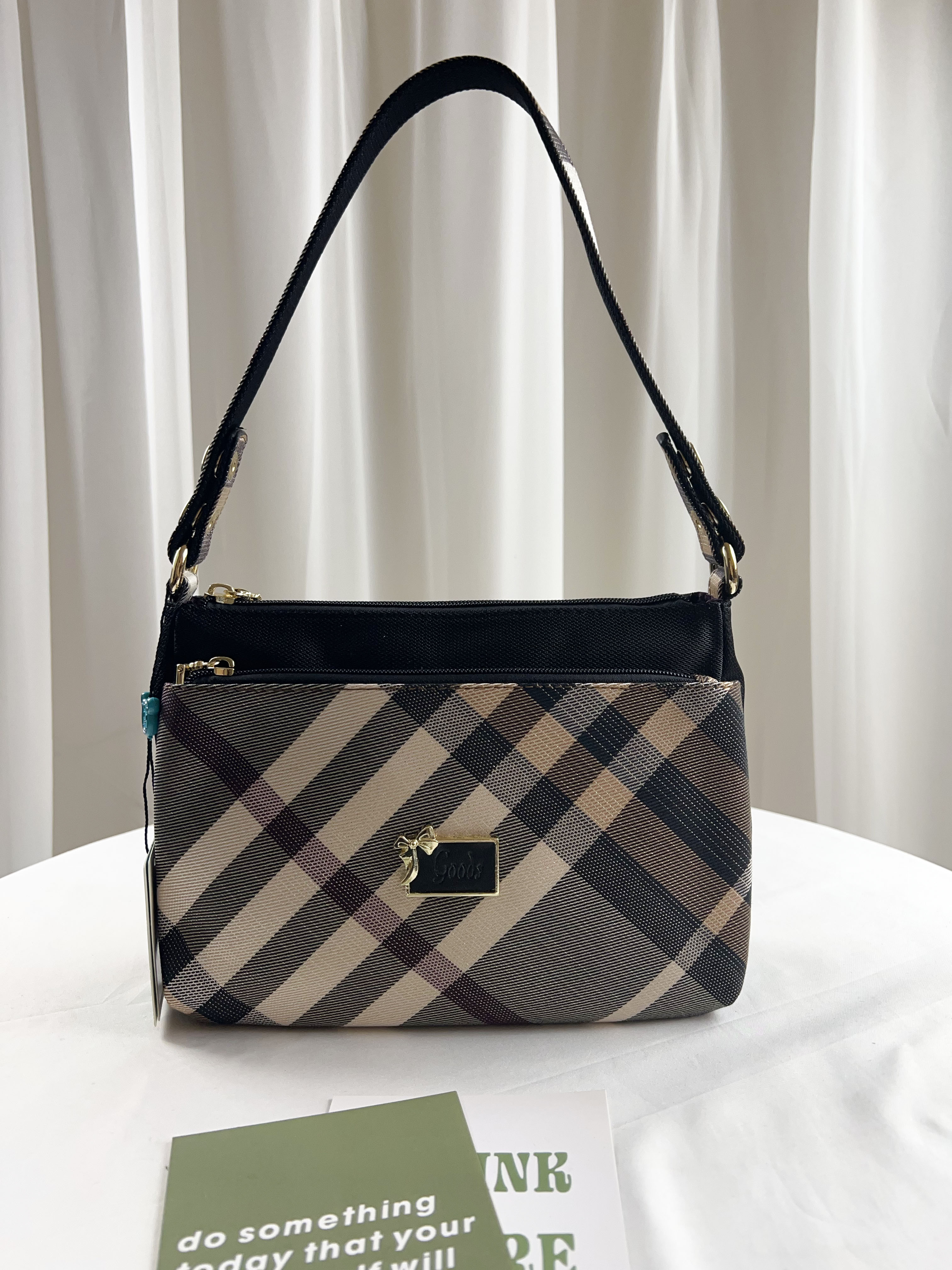 GOODS 金線大格黑拼色防潑水肩背包 #2563