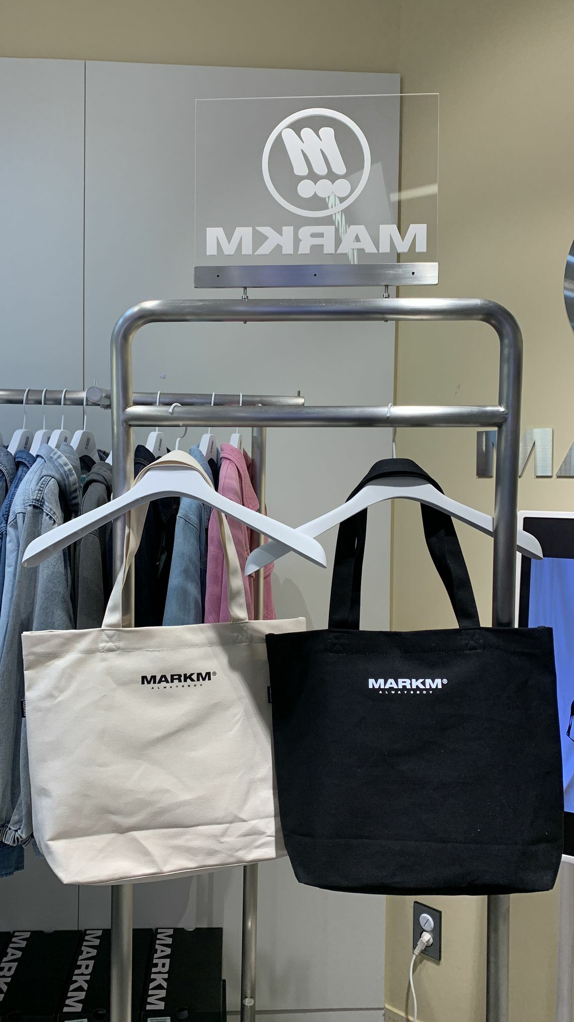 現貨🇰🇷 韓國潮牌 MARKM 小熊 帆布包 (AT 186)