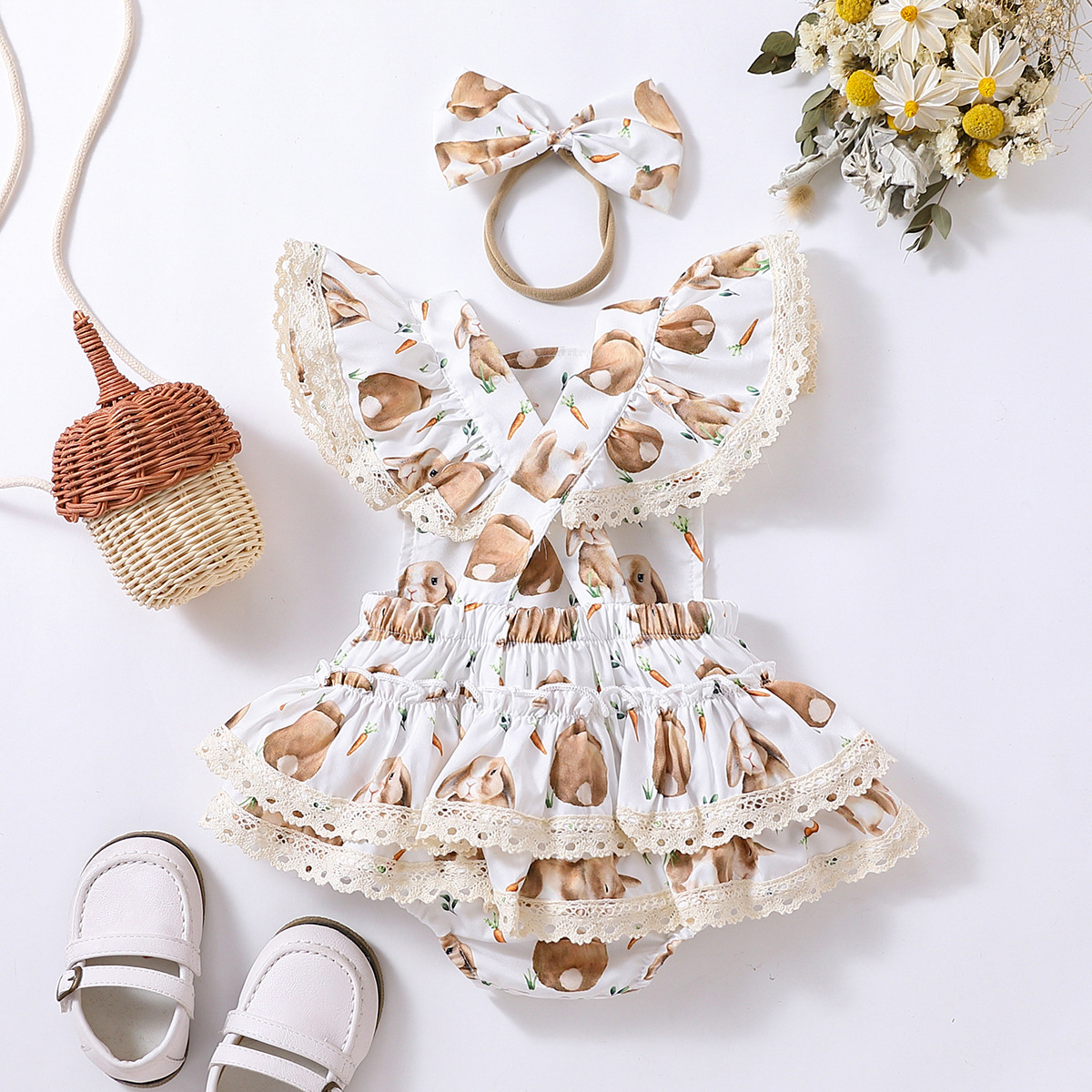 B53WE_SS23_C🐰🥕白色Lace邊bunny & carrot 包屁裙連髮帶(pre-order)