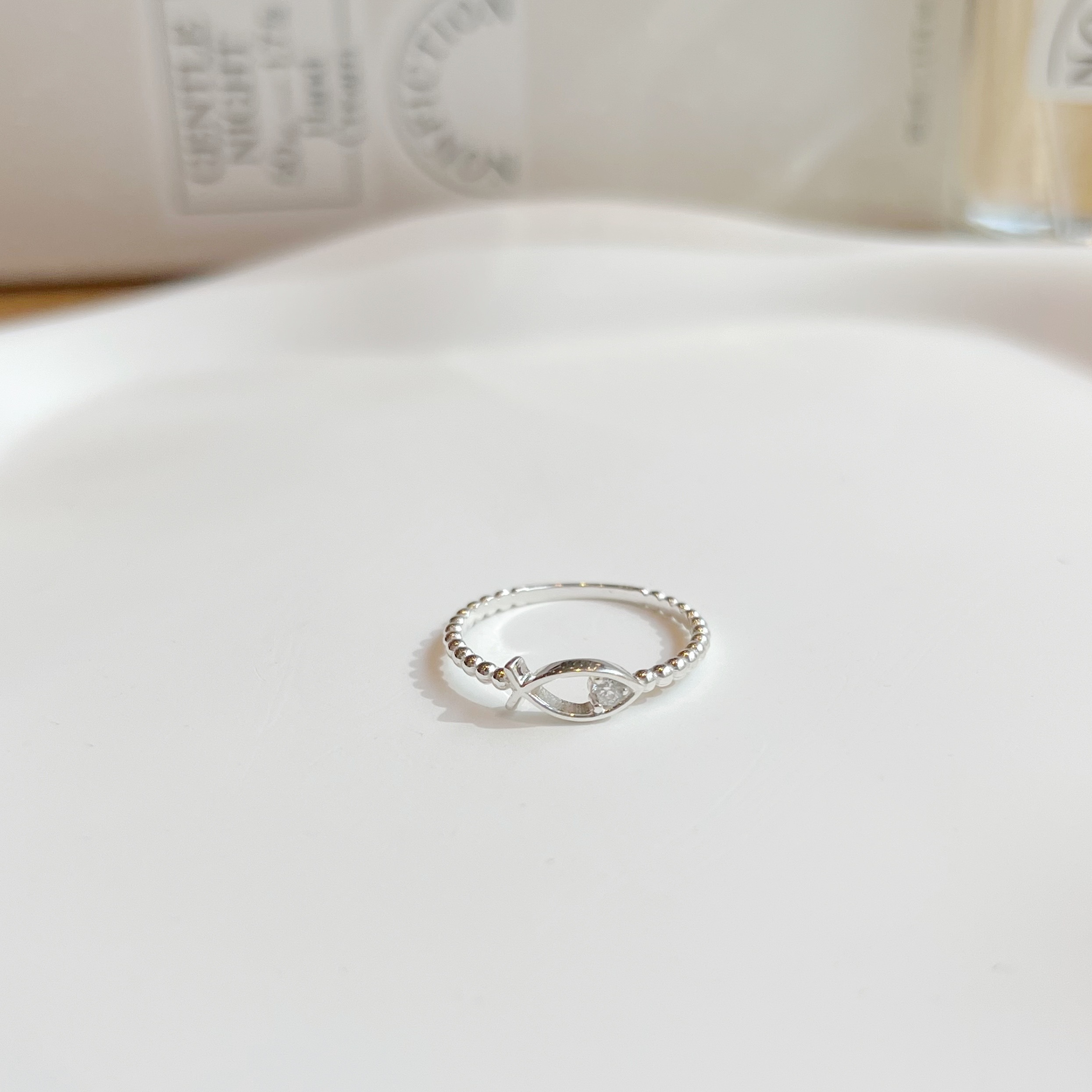 簍空小魚鋯石珠珠戒指