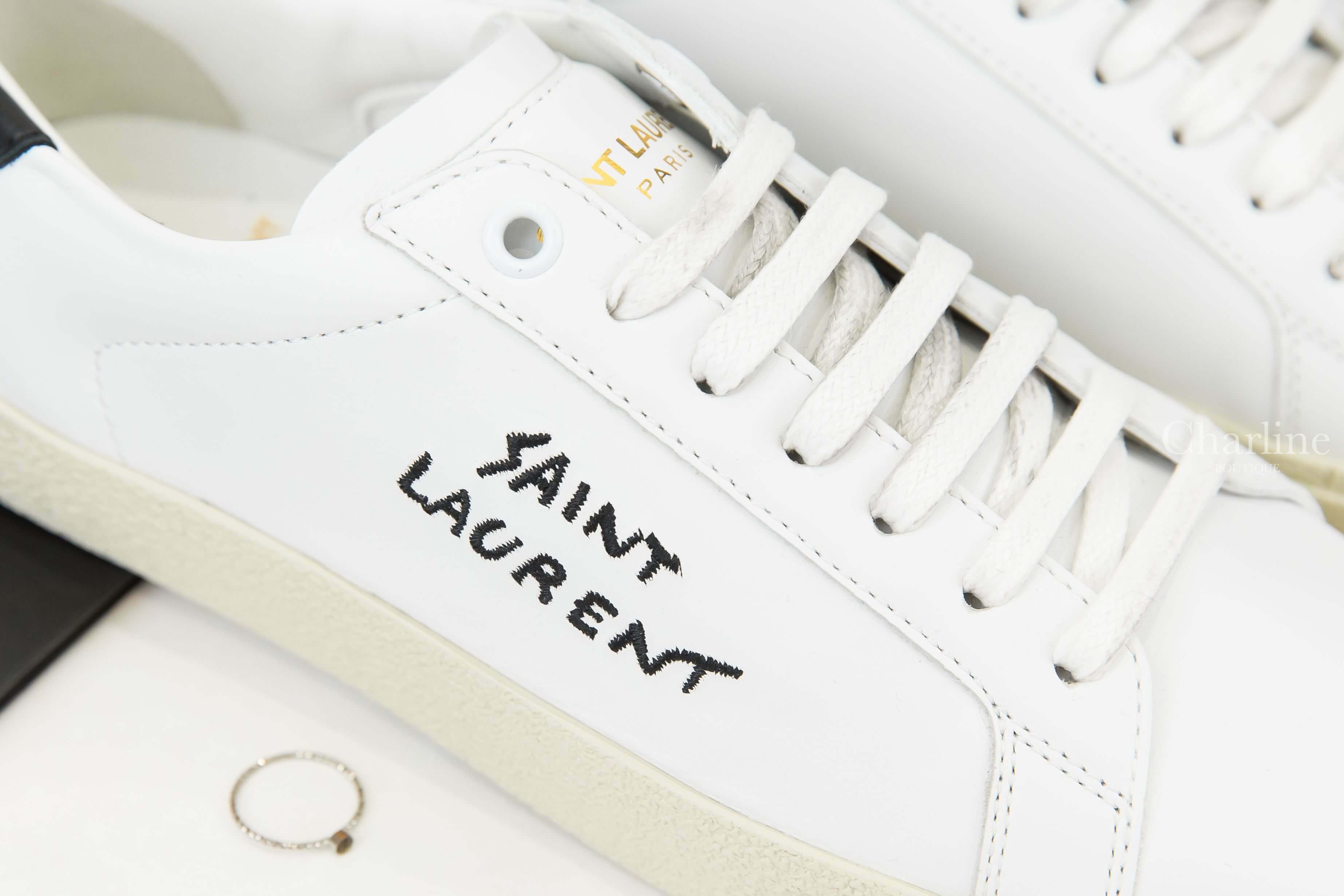 Saint Laurent Court Classic Sl/06 Embroidered Sneakers In Leather 光學白小牛皮黑尾側邊黑色刺繡 Logo 運動鞋