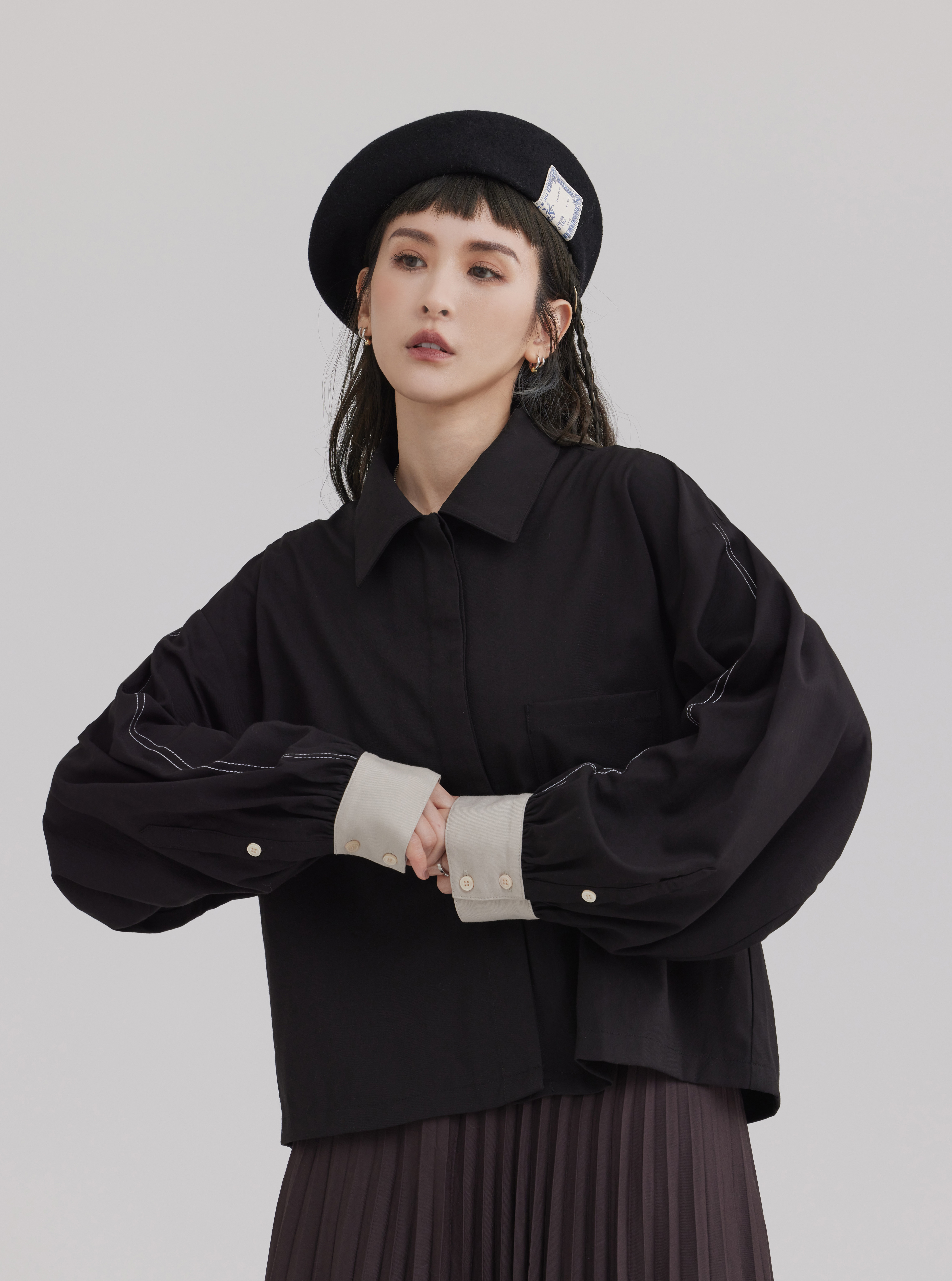 Puff-Sleeved Buttoned Blouse | Black