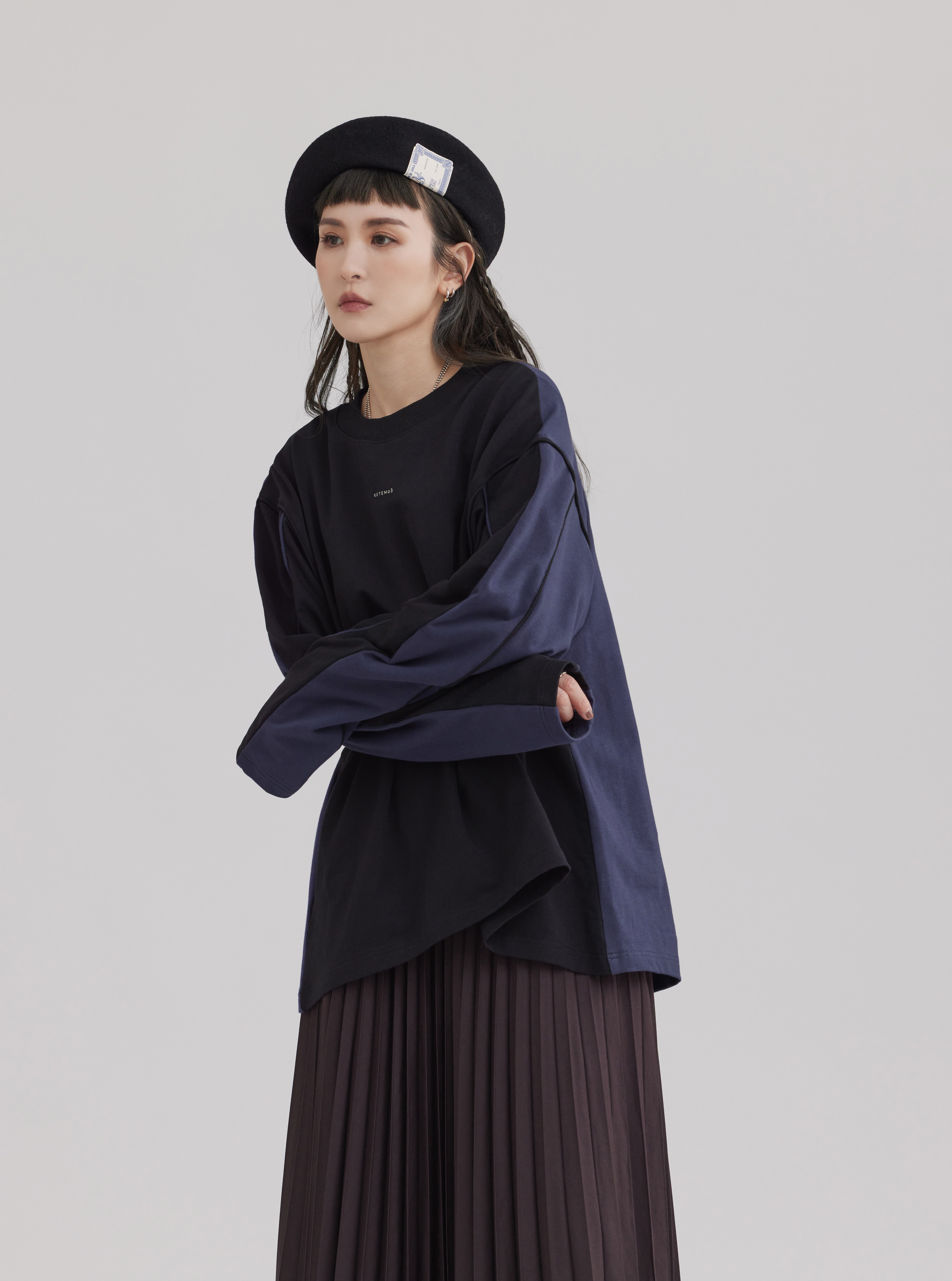 RETEM03 Contrast Panel Tee | Black