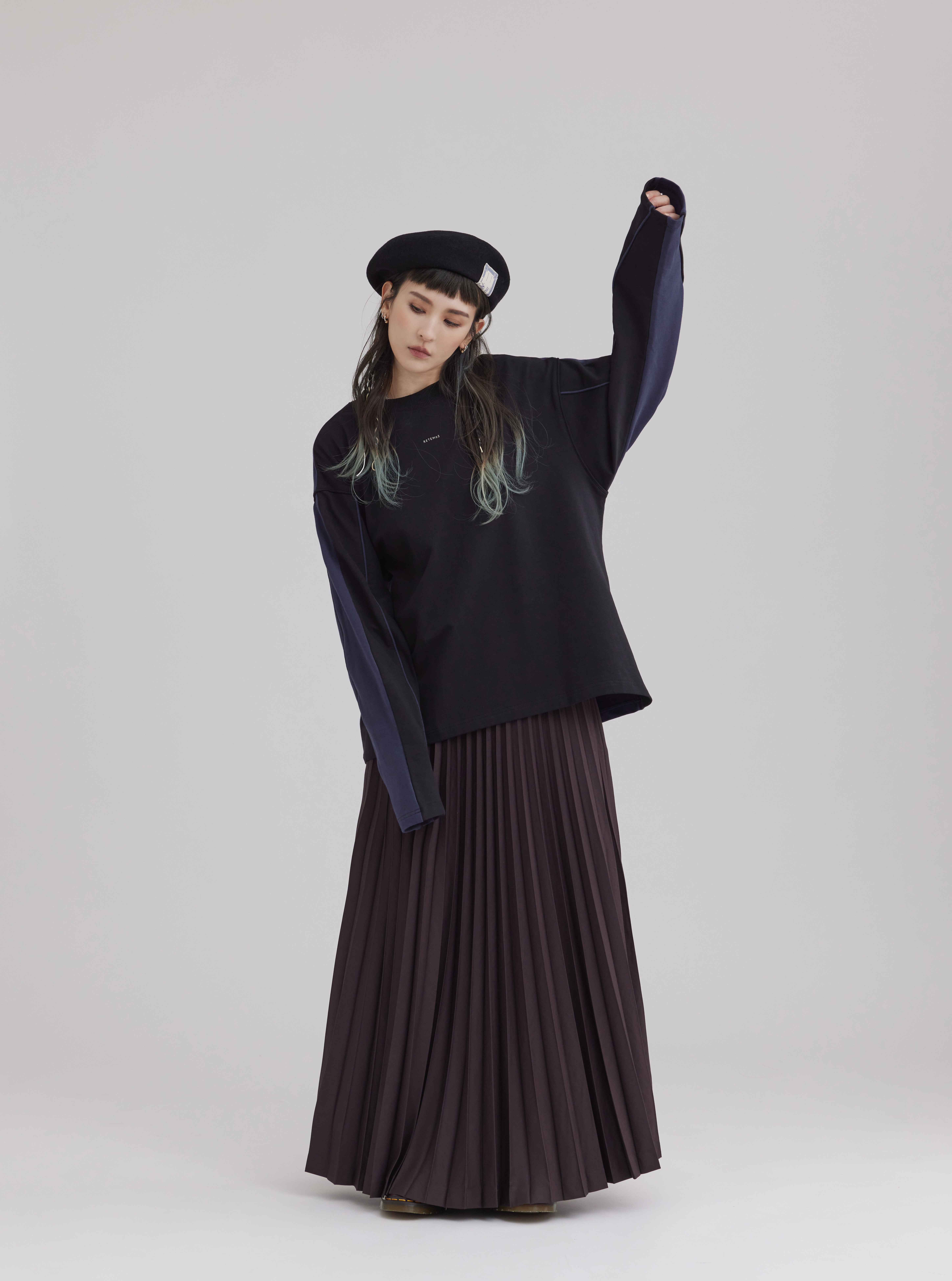 RETEM03 Contrast Panel Tee | Black