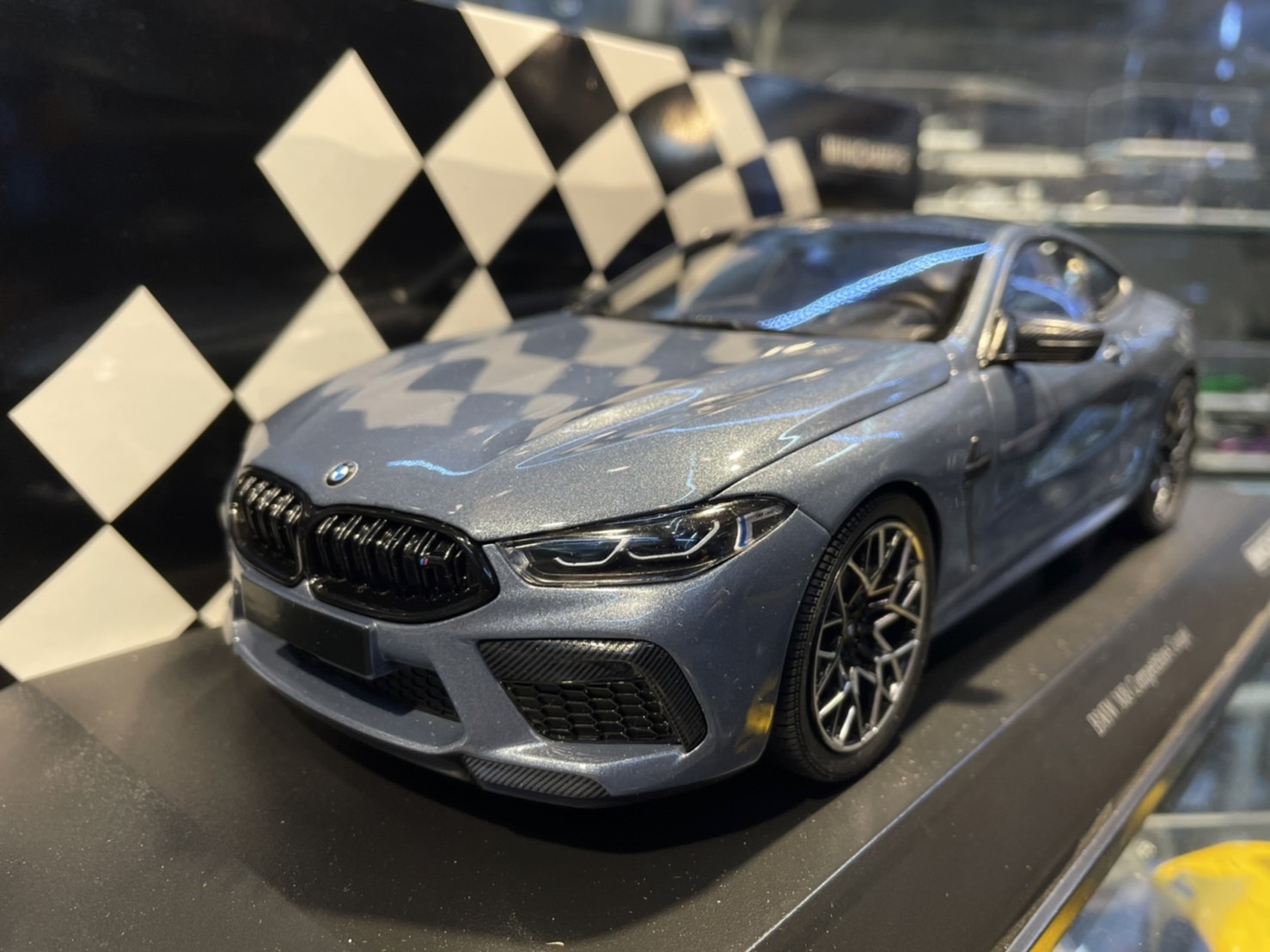 MINICHAMPS 110029024 BMW M8 Coupe 2020 Blue 1/18