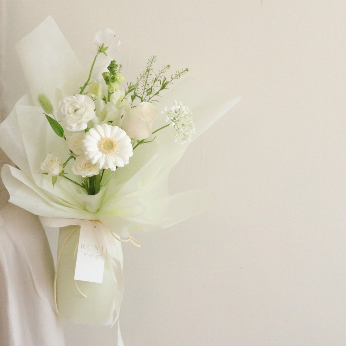 白糖暖綠花束-綜合白綠色系花束💐