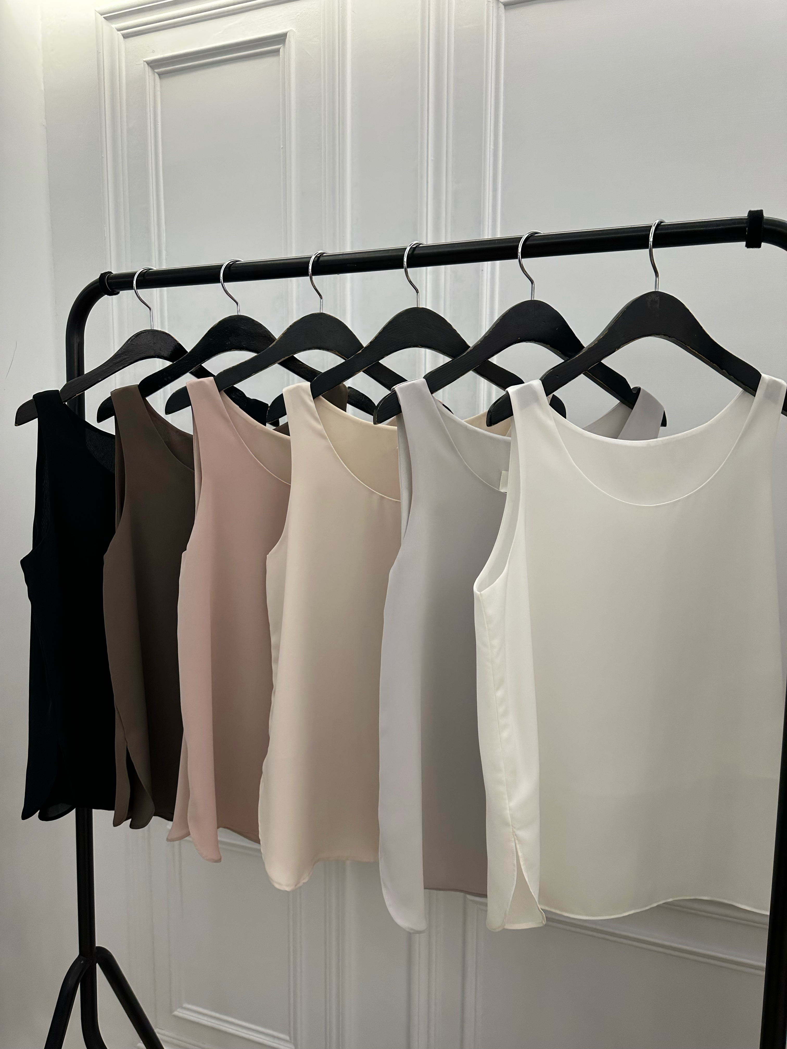 (職場必備!)親膚素面背心