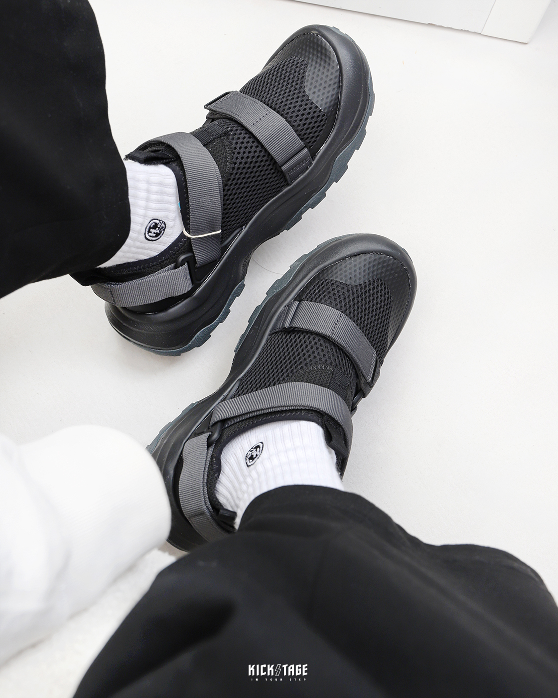 女鞋 TEVA OUTFLOW UNIVERSAL 黑色 奶茶色 透氣 護趾水鞋 戶外機能鞋 水陸兩穿【TV1136310】