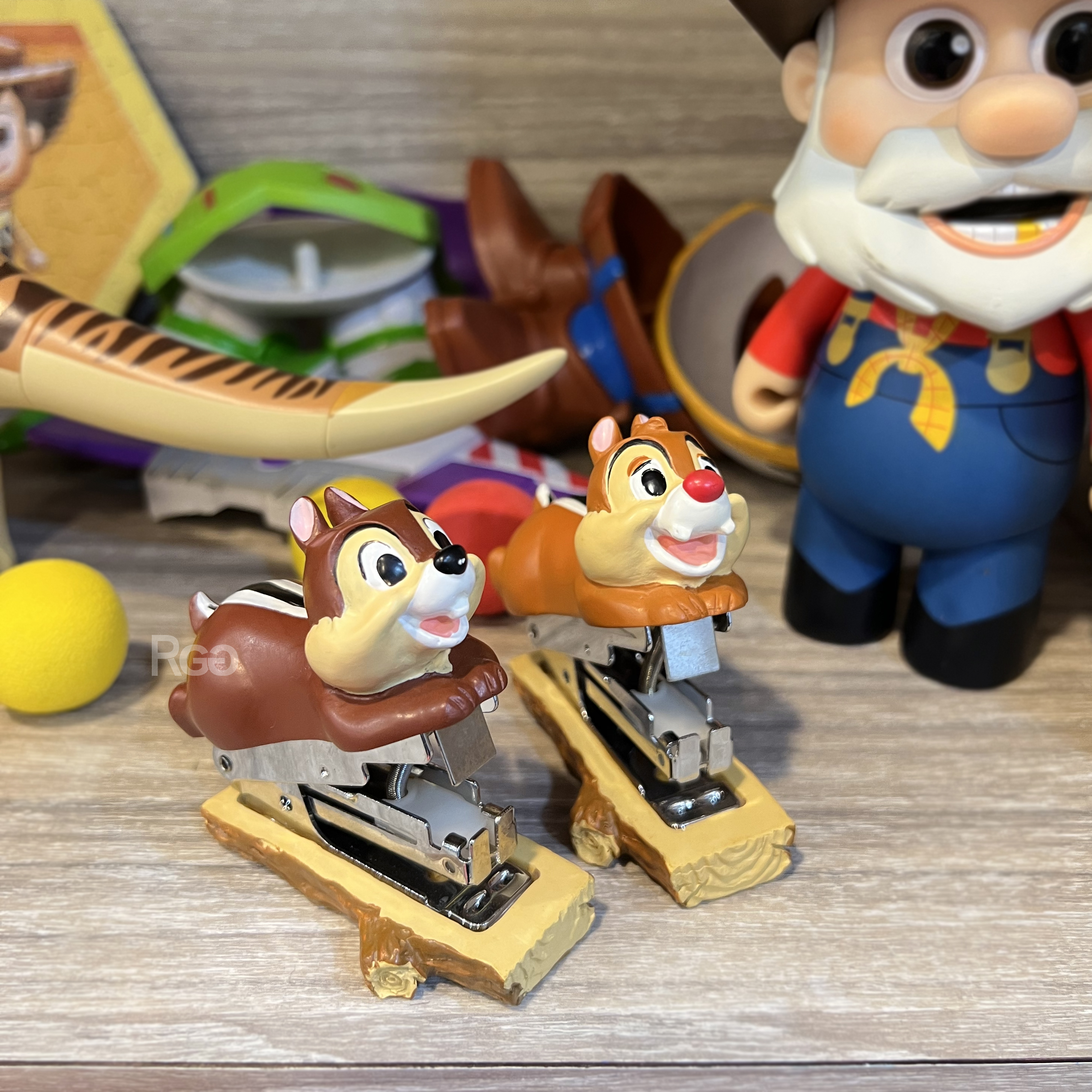 日本🇯🇵迪士尼Disney 奇奇蒂蒂 釘書機