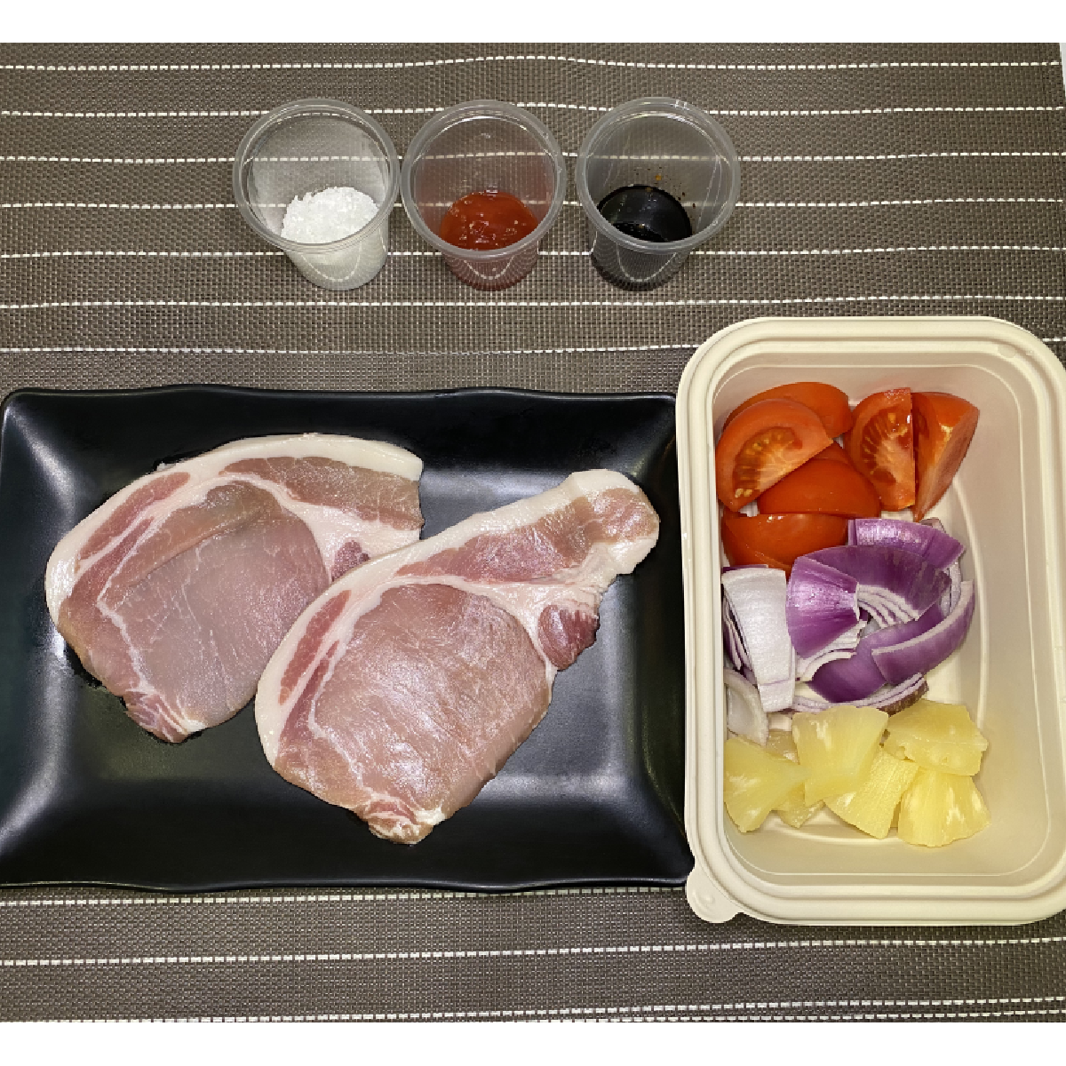 餸菜包：菠蘿蕃茄洋蔥豬扒