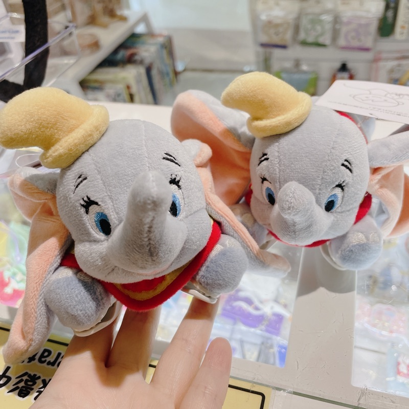 小飛象夾膊頭公仔吊飾