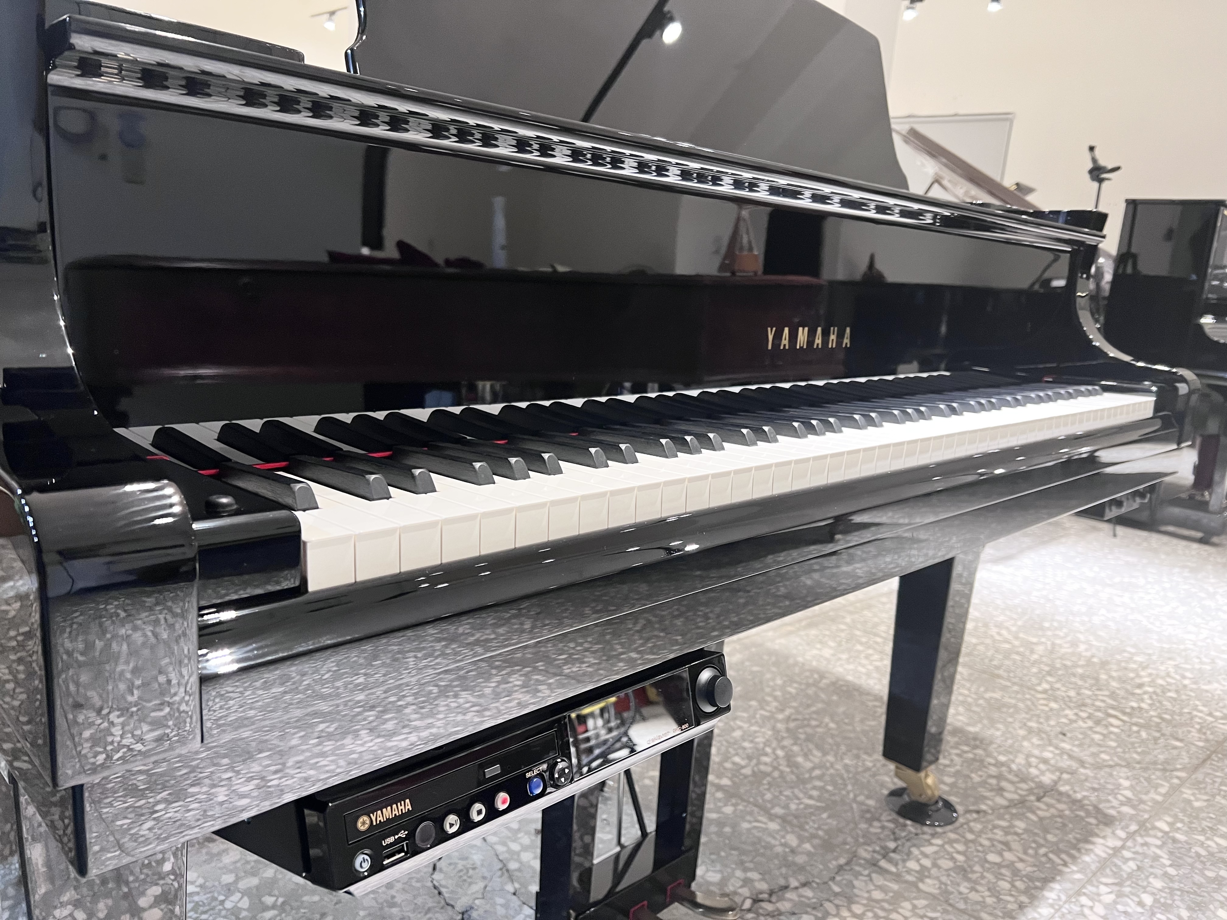 （已售出） 超新2019年出廠  日本製 YAMAHA C3  SH3 Disklavier  3號 平台演奏鋼琴 原廠自動演奏+靜音系統  ( 全新買140萬 )