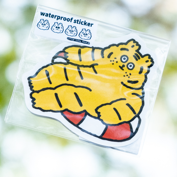 ericoco 小虎day｜防水貼紙｜在泳圈上廢