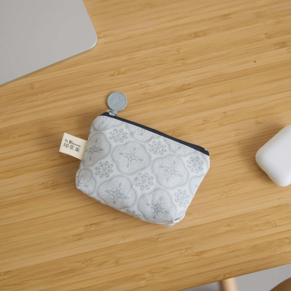 Zipper Mini Purse/Begonia Glass Pattern/Tranquil Grey