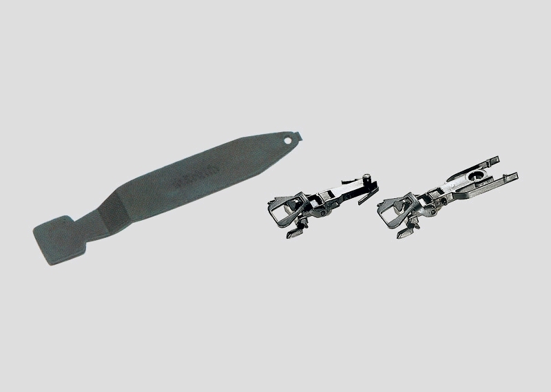 Marklin 7205 HO scale, Close Couplers for Locomotives and Cars without Guide Mechanisms