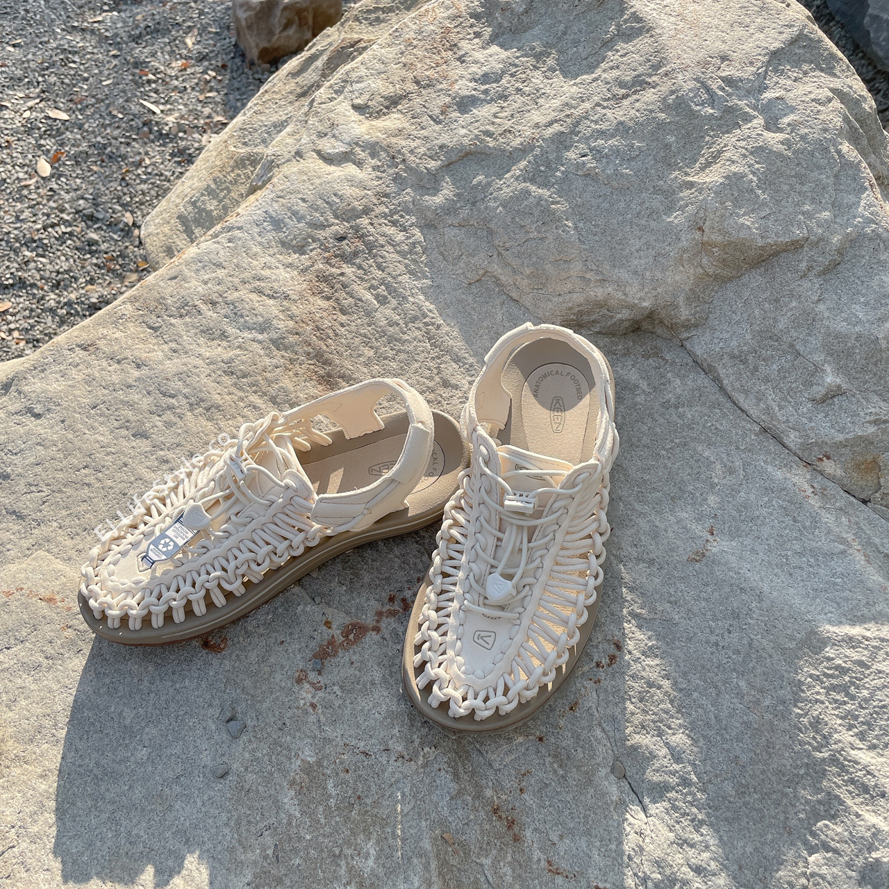 KEEN UNEEK 編織鞋 編織涼鞋 涼鞋 奶茶 杏色 米白 米色 膠底 奶茶色 燕麥 / 現貨