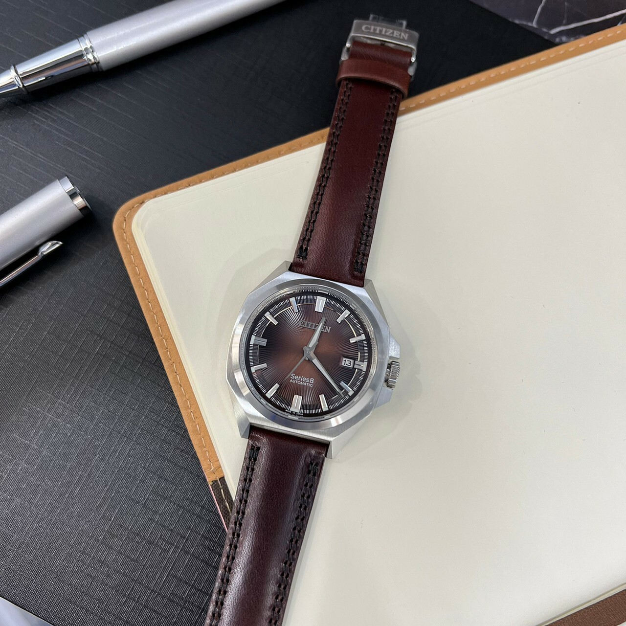【CITIZEN】series 8系列 NB6011-11W 40mm Modern Watch