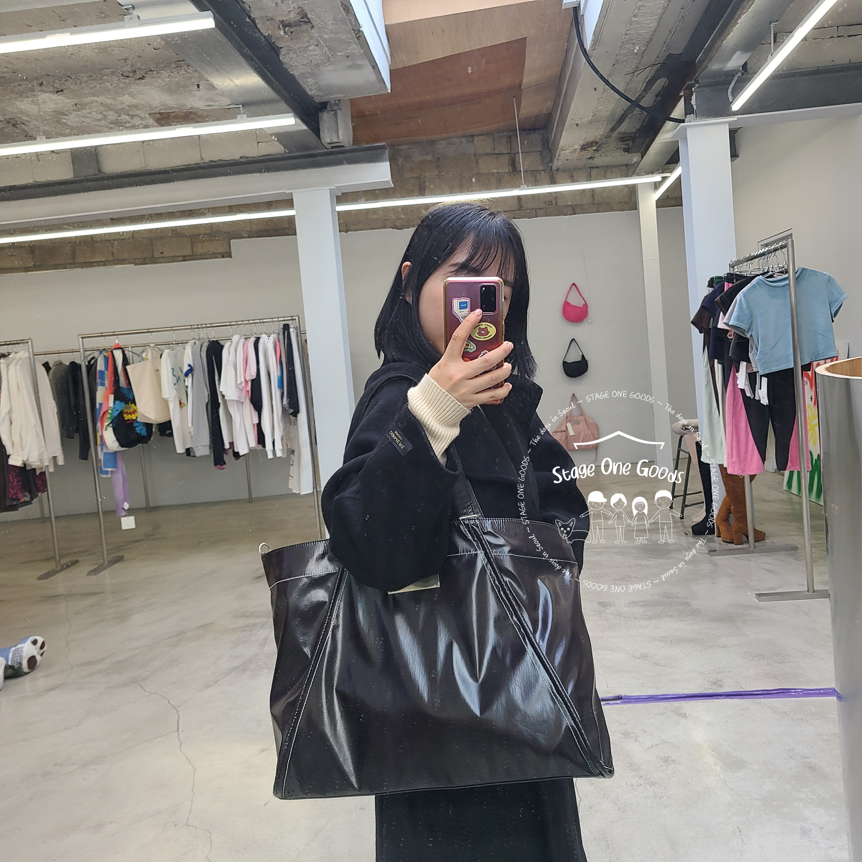 BIG COATING TOTE BAG IN BLACK