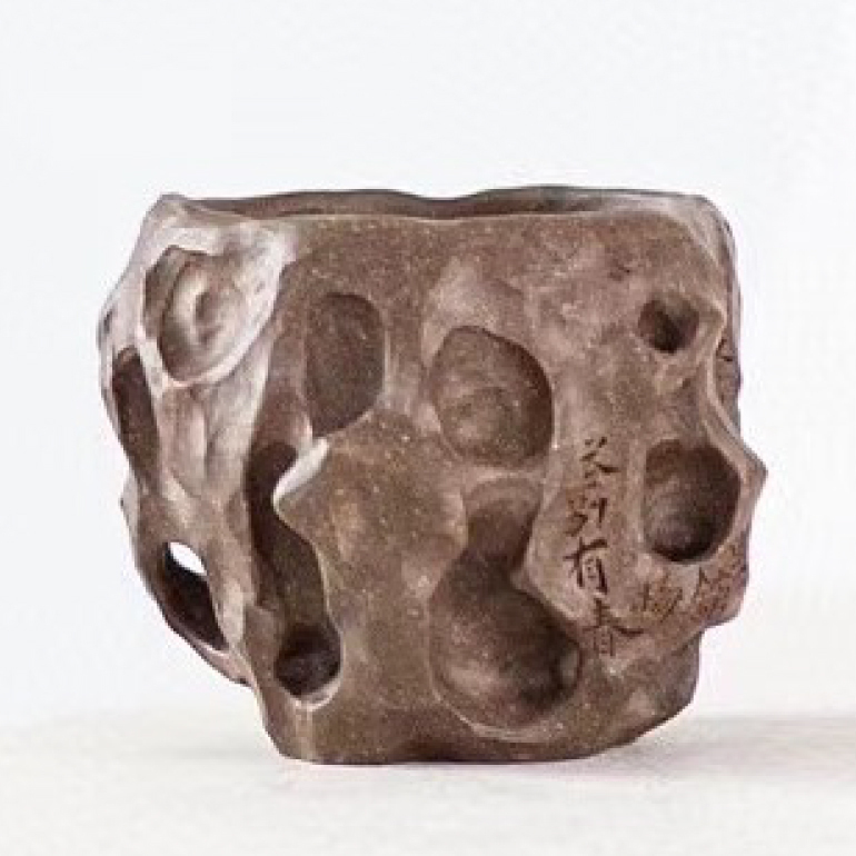 【太湖石杯】-- 平刀刻字金石味，金石風格，極具韻味。