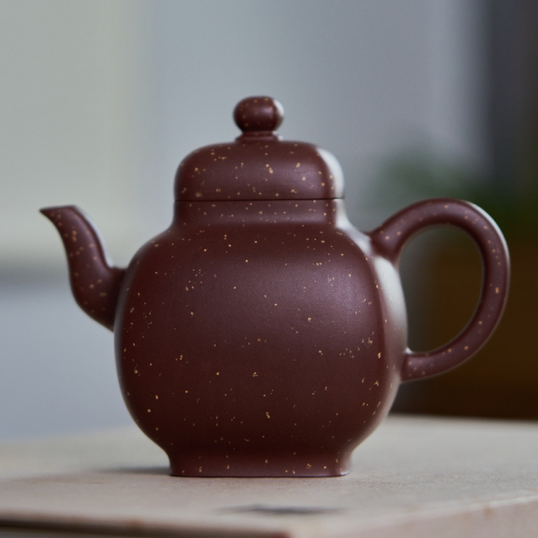 【韻方（鋪砂）】-- 作品以方融圓，是為方圓合一之雅器。